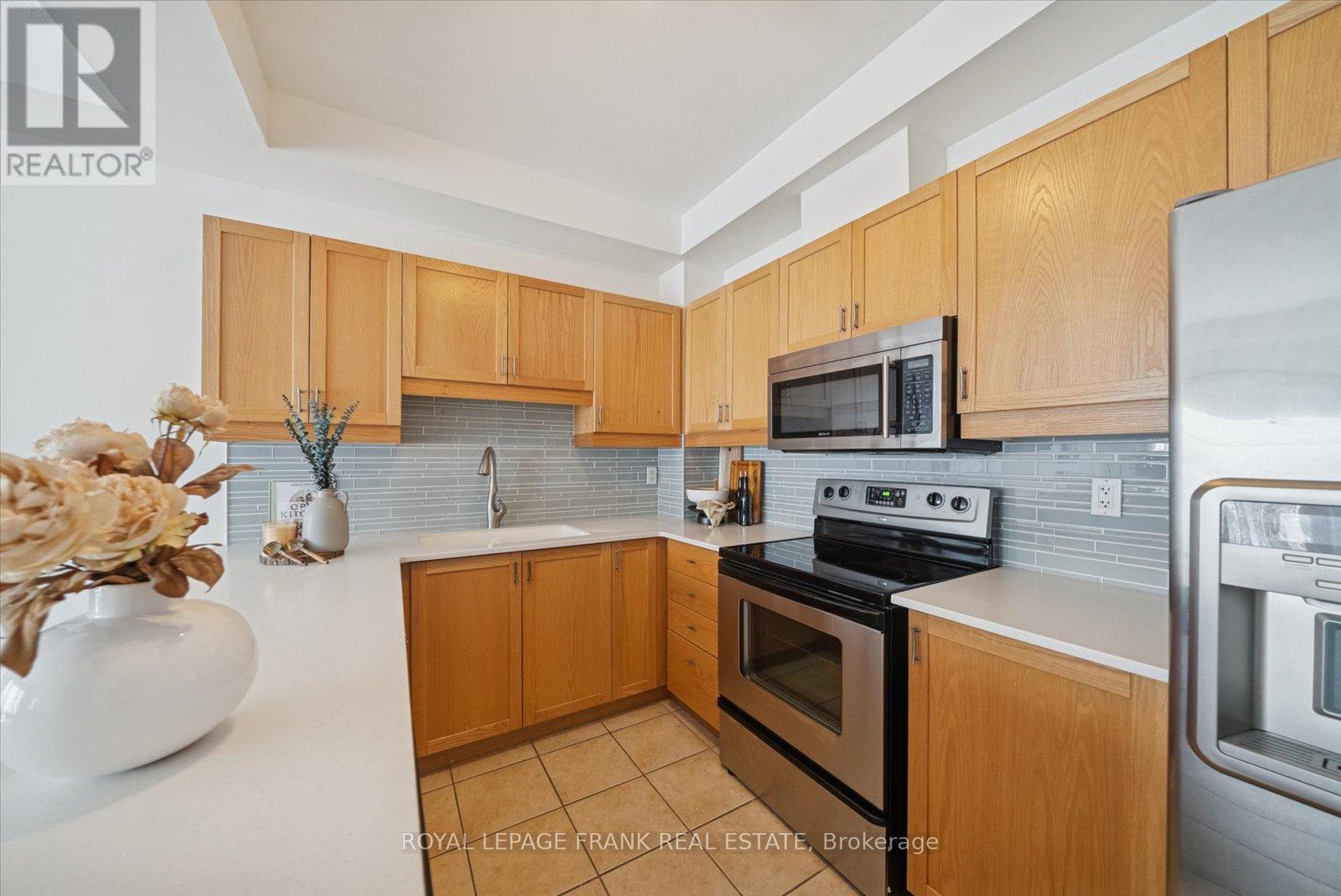 204 - 385 Lakebreeze Drive, Clarington (Newcastle), Ontario  L1B 0A4 - Photo 9 - E12718836