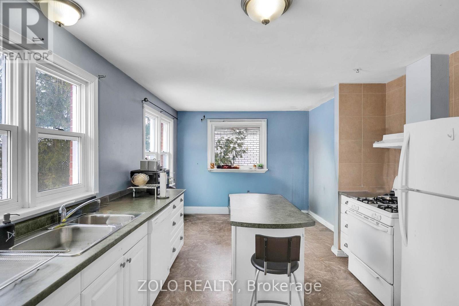 133 Goodfellow Road, Peterborough (Otonabee Ward 1), Ontario  K9J 5W9 - Photo 12 - X12719652