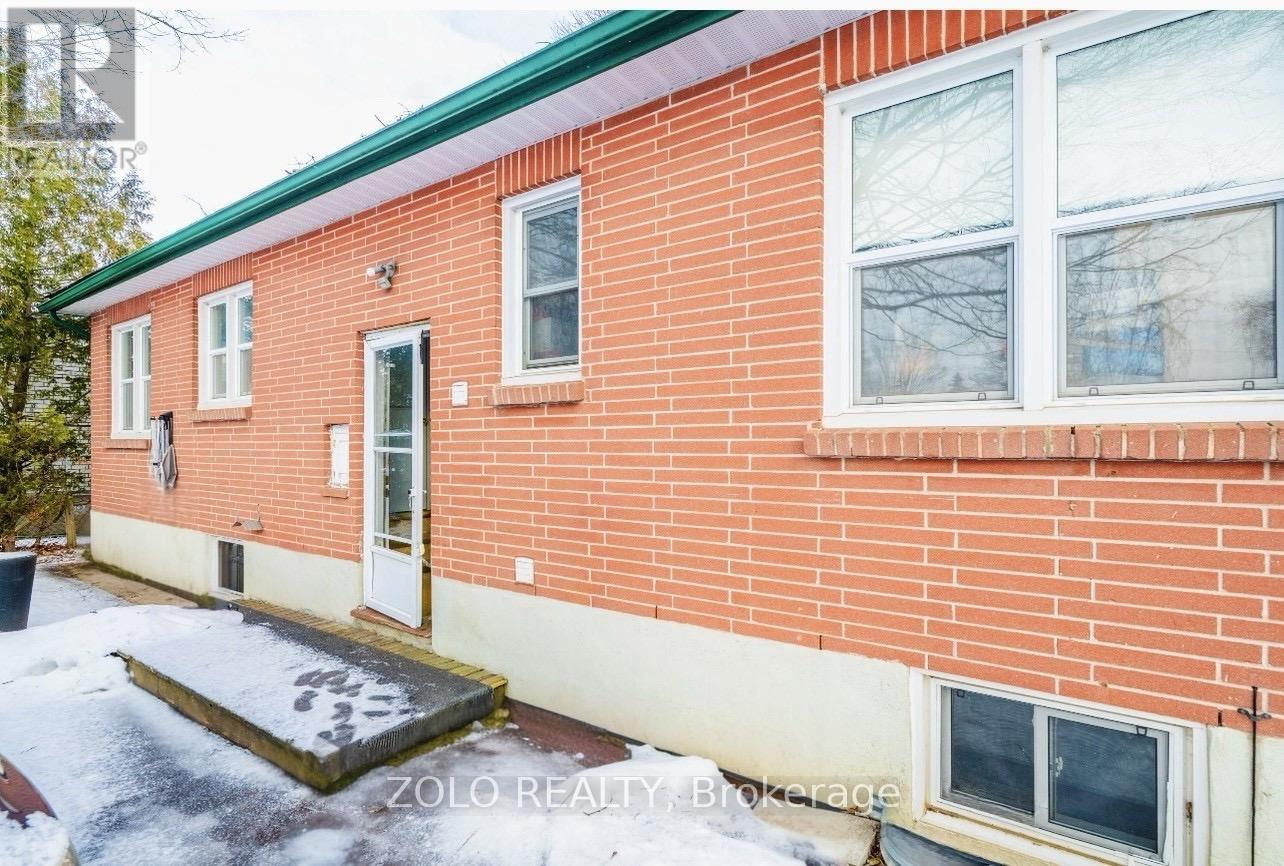 133 Goodfellow Road, Peterborough (Otonabee Ward 1), Ontario  K9J 5W9 - Photo 2 - X12719652