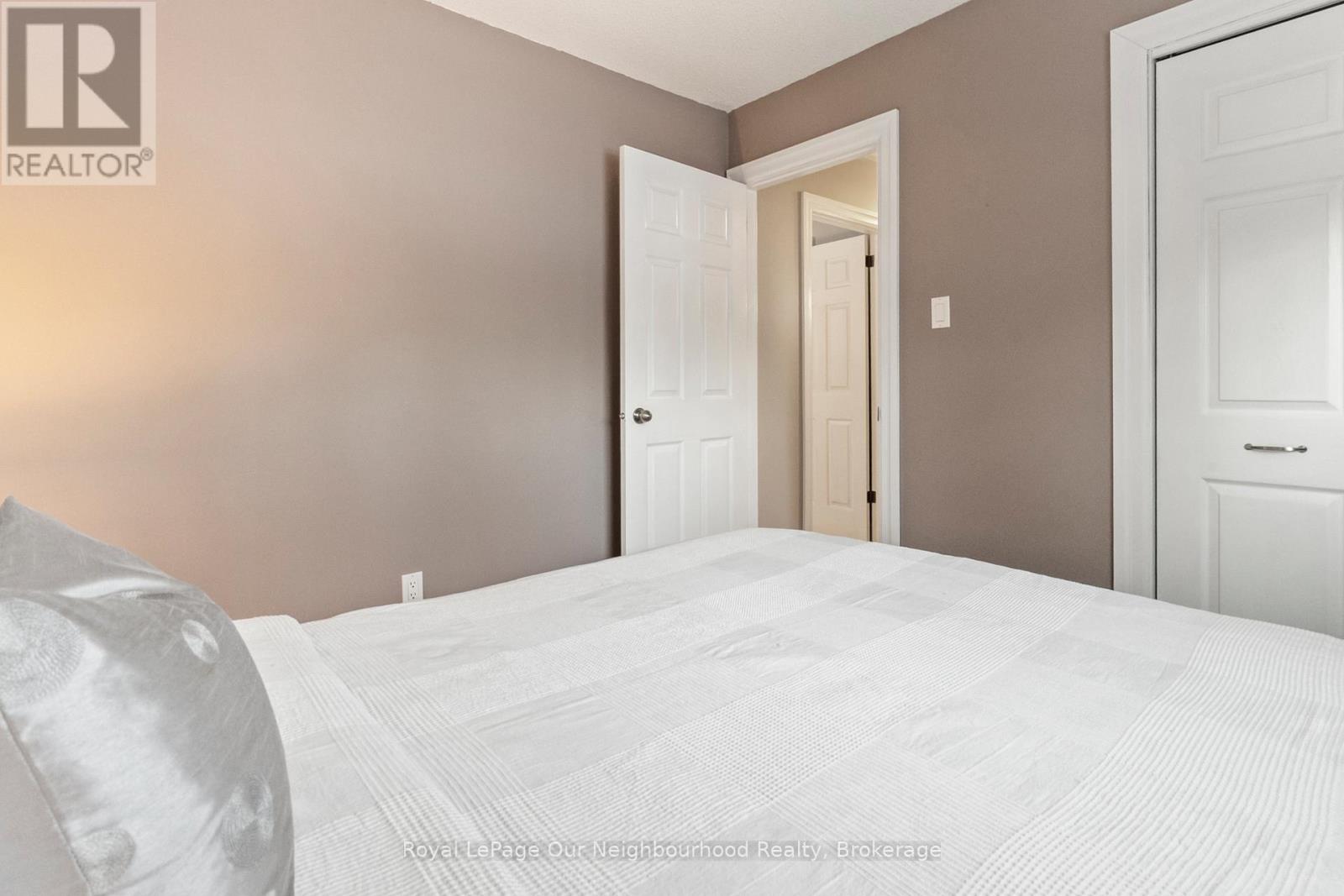 909 Whitefield Drive, Peterborough (Otonabee Ward 1), Ontario  K9J 7W1 - Photo 22 - X12719932