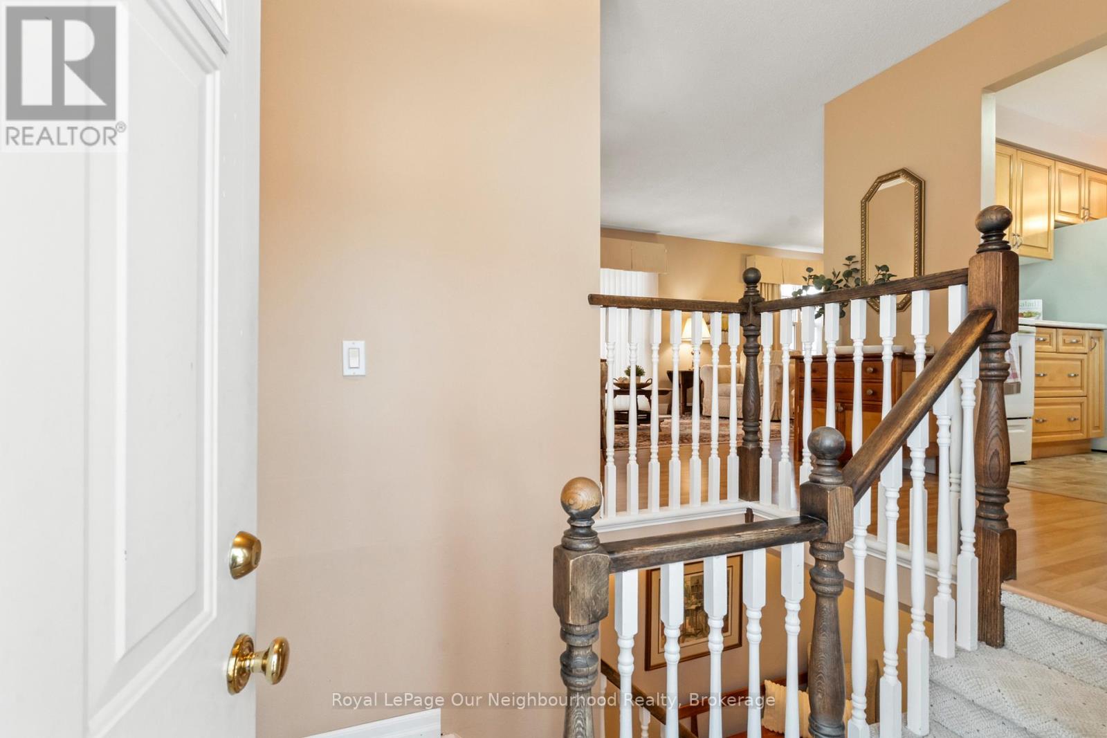 909 Whitefield Drive, Peterborough (Otonabee Ward 1), Ontario  K9J 7W1 - Photo 5 - X12719932