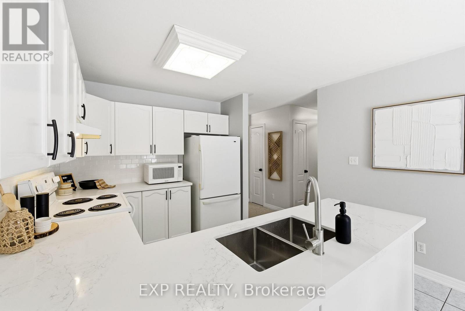 10 Mcgibbon Boulevard, Kawartha Lakes (Lindsay), Ontario  K9V 6G3 - Photo 16 - X12720320