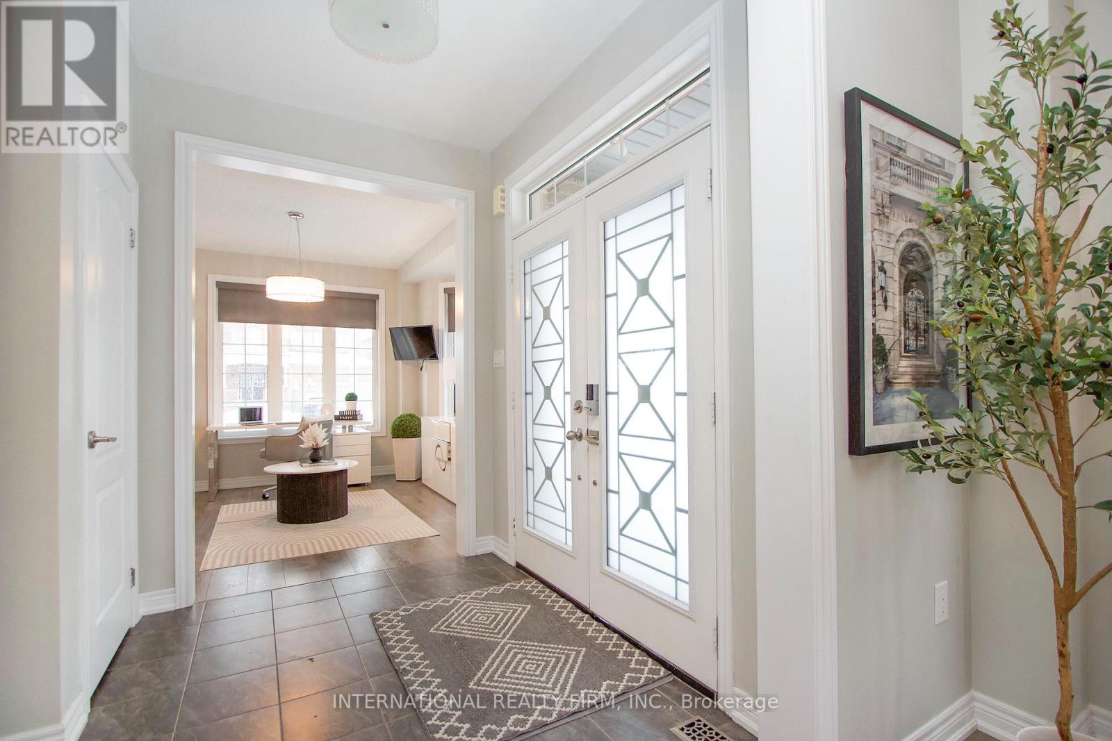 55 Flood Avenue, Clarington (Newcastle), Ontario  L1B 0C9 - Photo 5 - E12721450