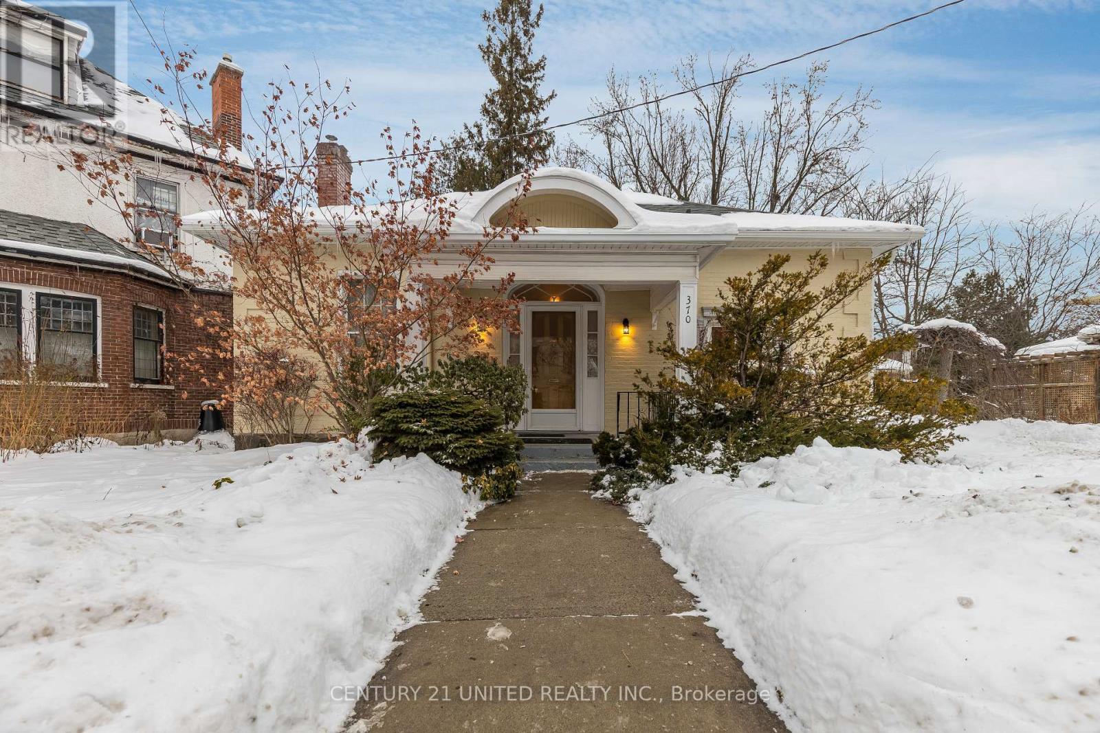 370 Hunter Street W, Peterborough (Town Ward 3), Ontario  K9H 2M5 - Photo 2 - X12722210