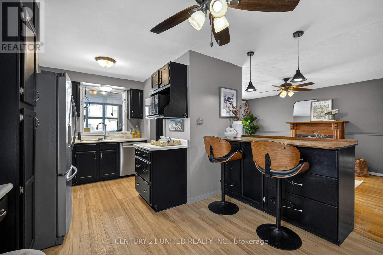 794 Foxe Street, Peterborough (Northcrest Ward 5), Ontario  K9H 6Y7 - Photo 3 - X12722298