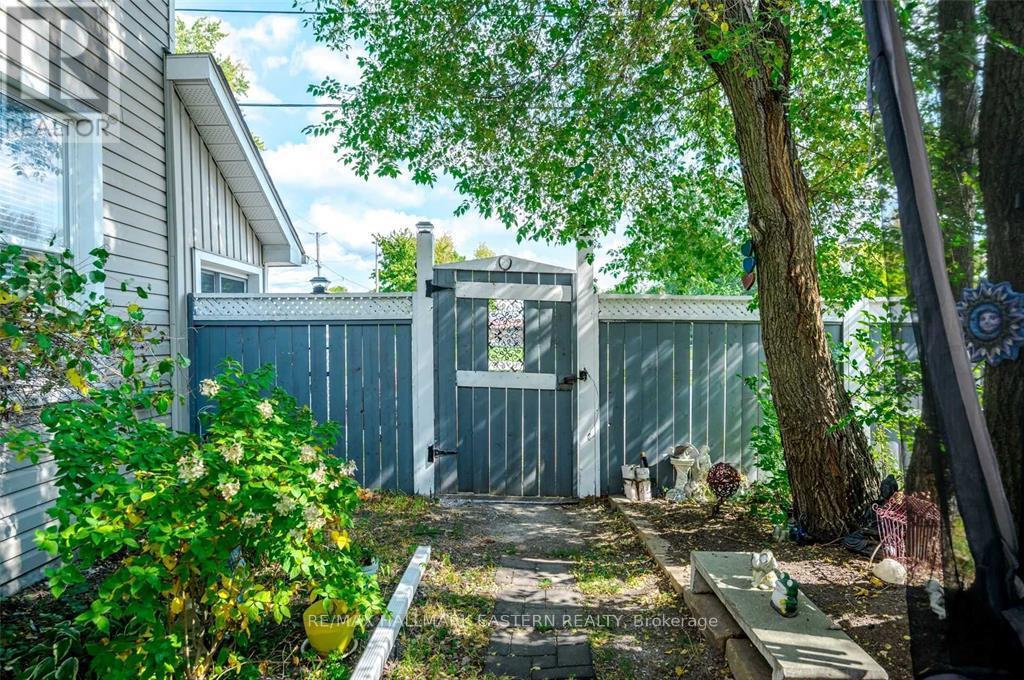 1031 High Street, Peterborough (Otonabee Ward 1), Ontario  K9J 5R8 - Photo 34 - X12722386