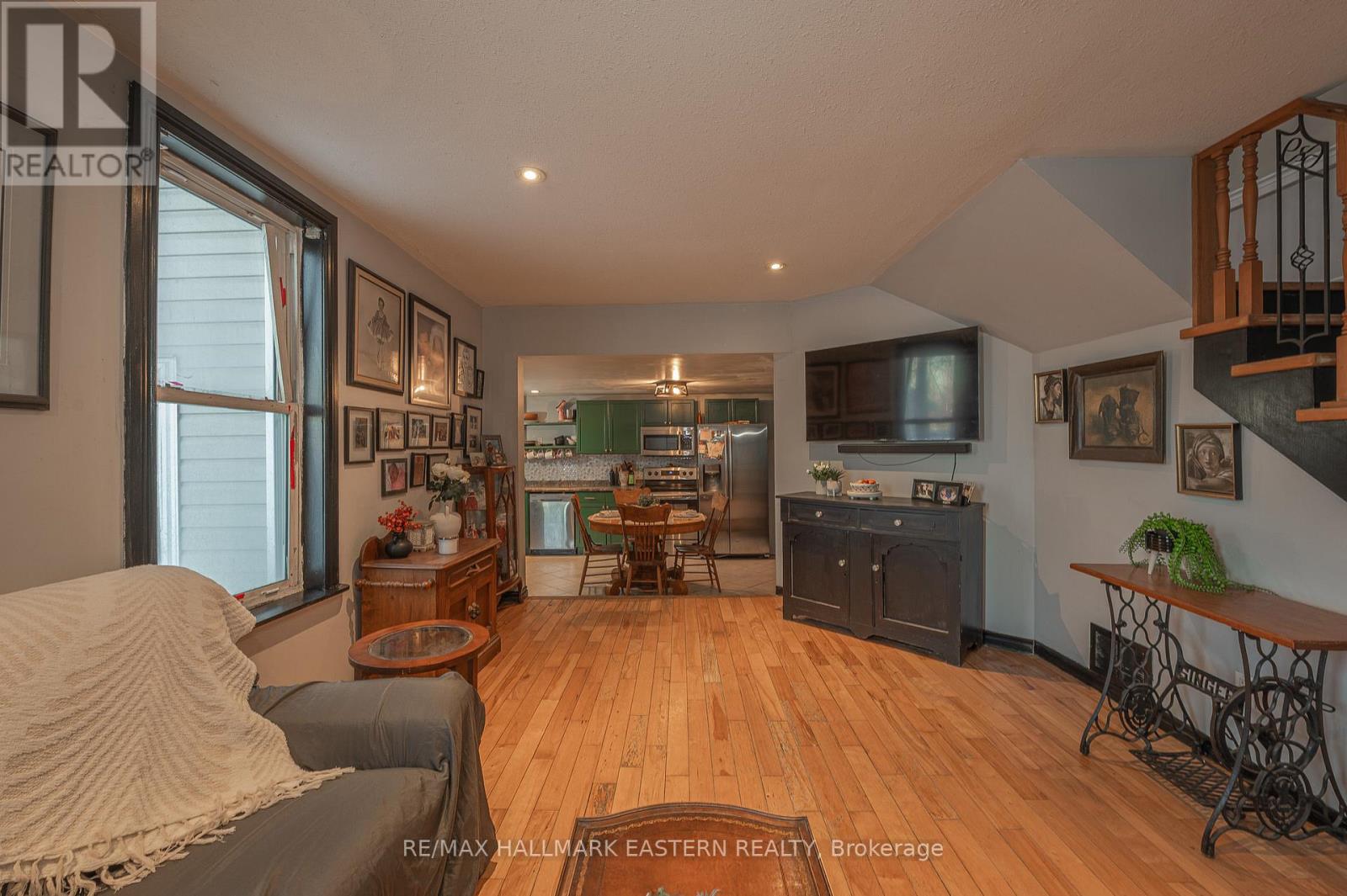 1031 High Street, Peterborough (Otonabee Ward 1), Ontario  K9J 5R8 - Photo 6 - X12722386