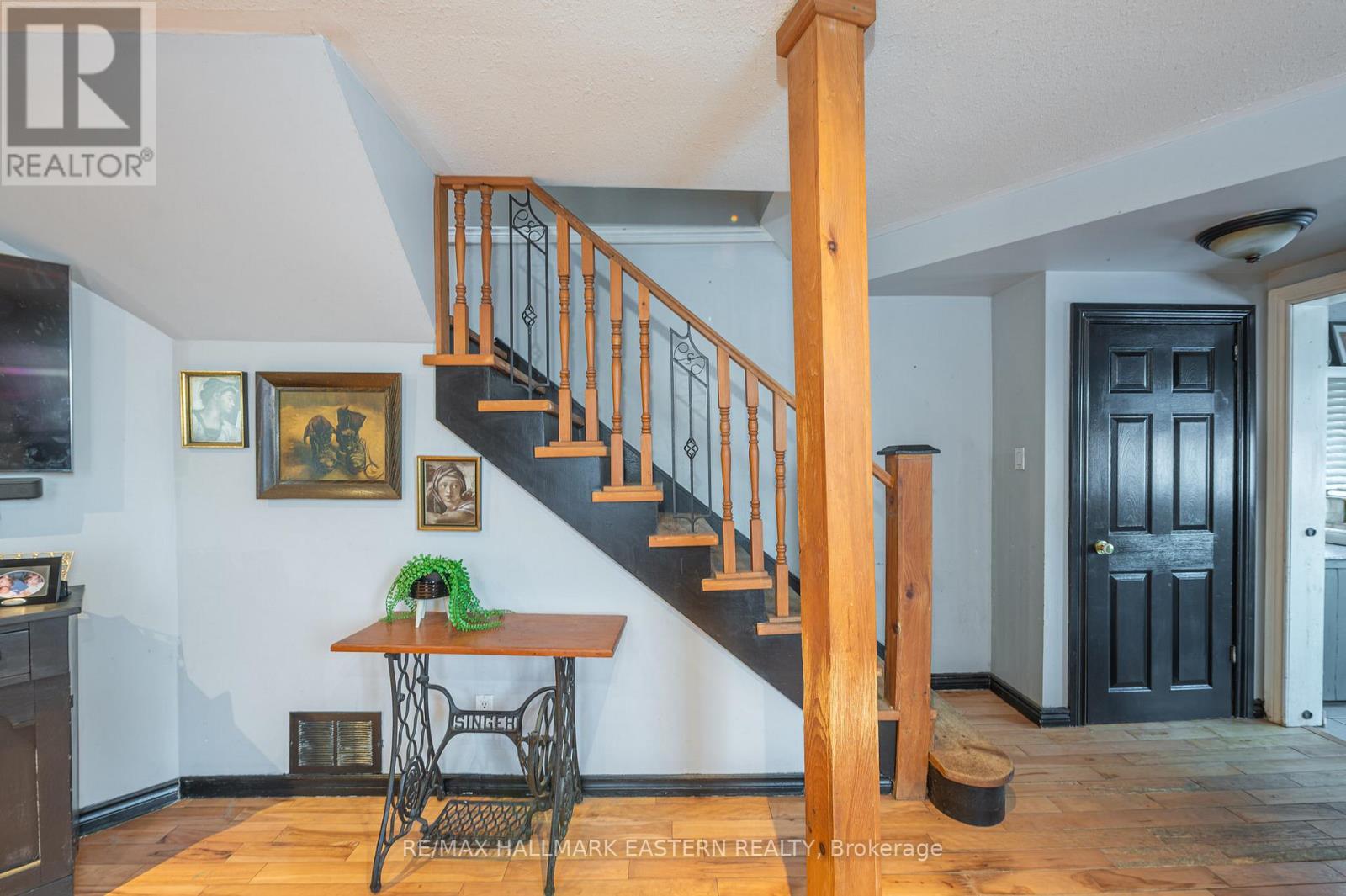 1031 High Street, Peterborough (Otonabee Ward 1), Ontario  K9J 5R8 - Photo 8 - X12722386