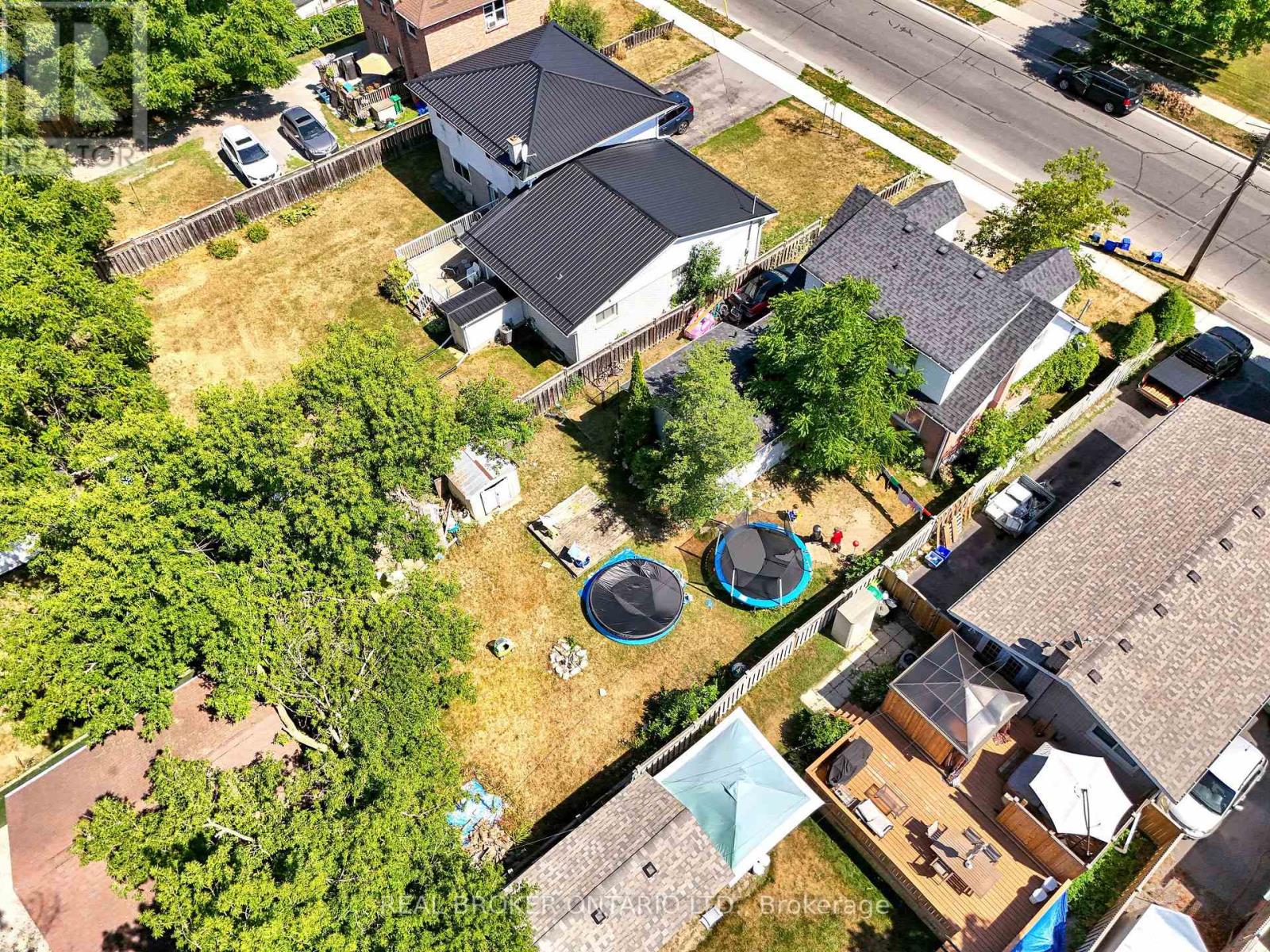 710 Cameron Street, Peterborough (Otonabee Ward 1), Ontario  K9J 3Z8 - Photo 2 - X12723472