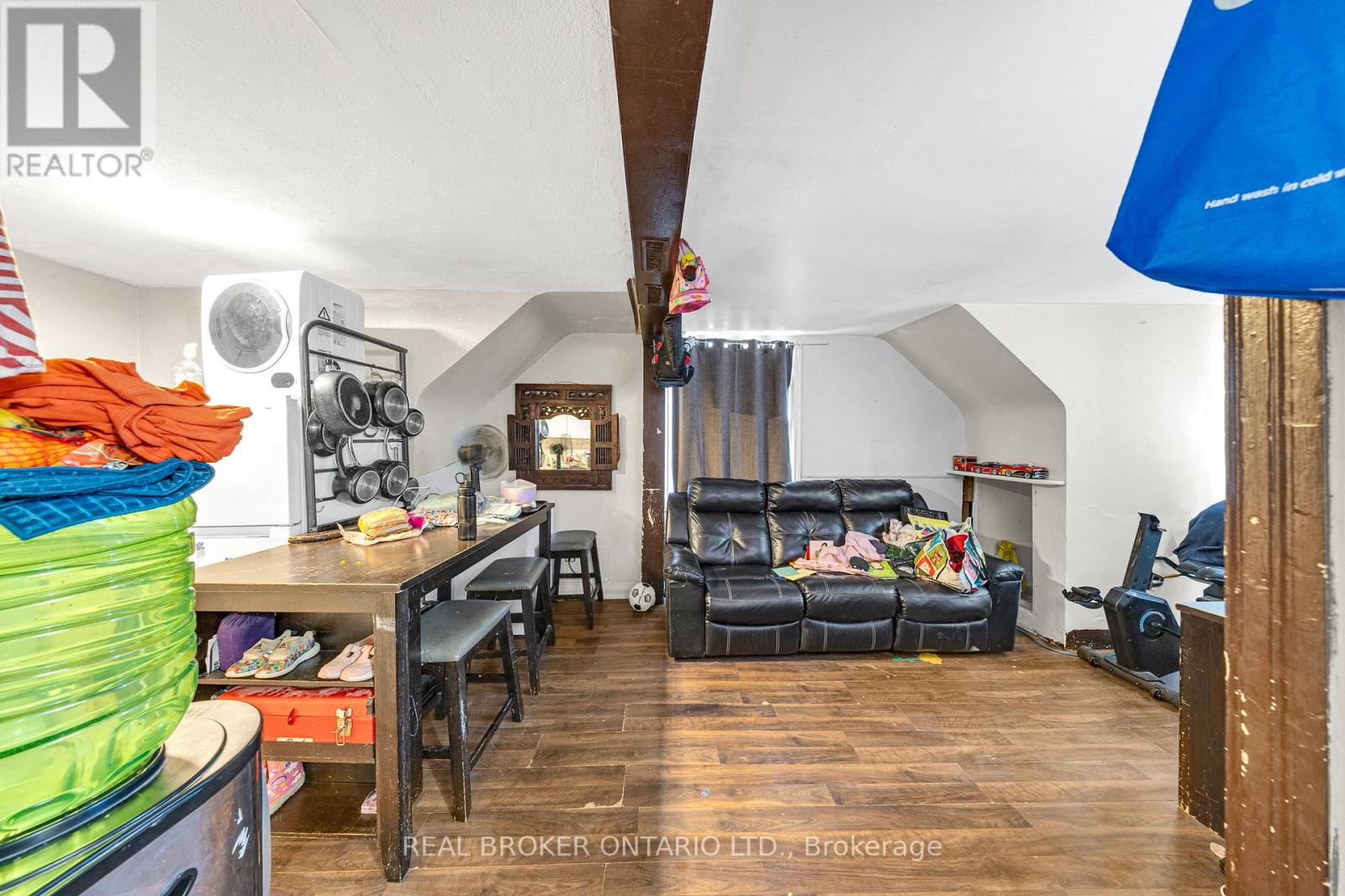 710 Cameron Street, Peterborough (Otonabee Ward 1), Ontario  K9J 3Z8 - Photo 4 - X12723472