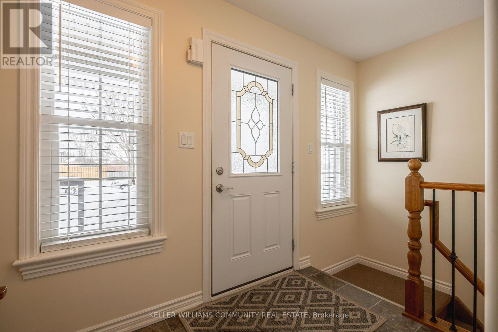 46 Beall Street, Kawartha Lakes (Lindsay), Ontario  K9V 6J6 - Photo 5 - X12721814