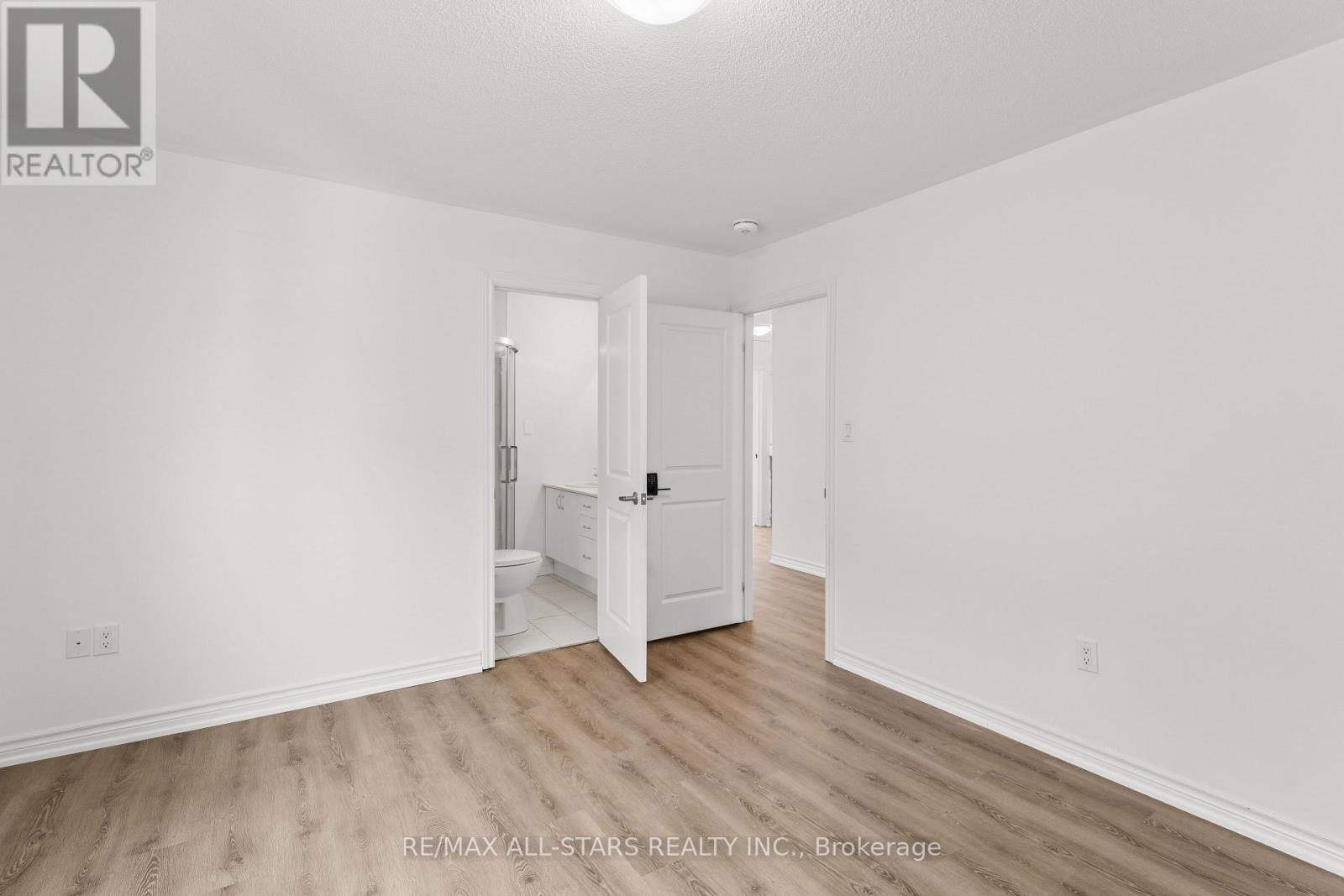 19 Hennessey Crescent, Kawartha Lakes (Lindsay), Ontario  K9V 0P2 - Photo 18 - X12723920