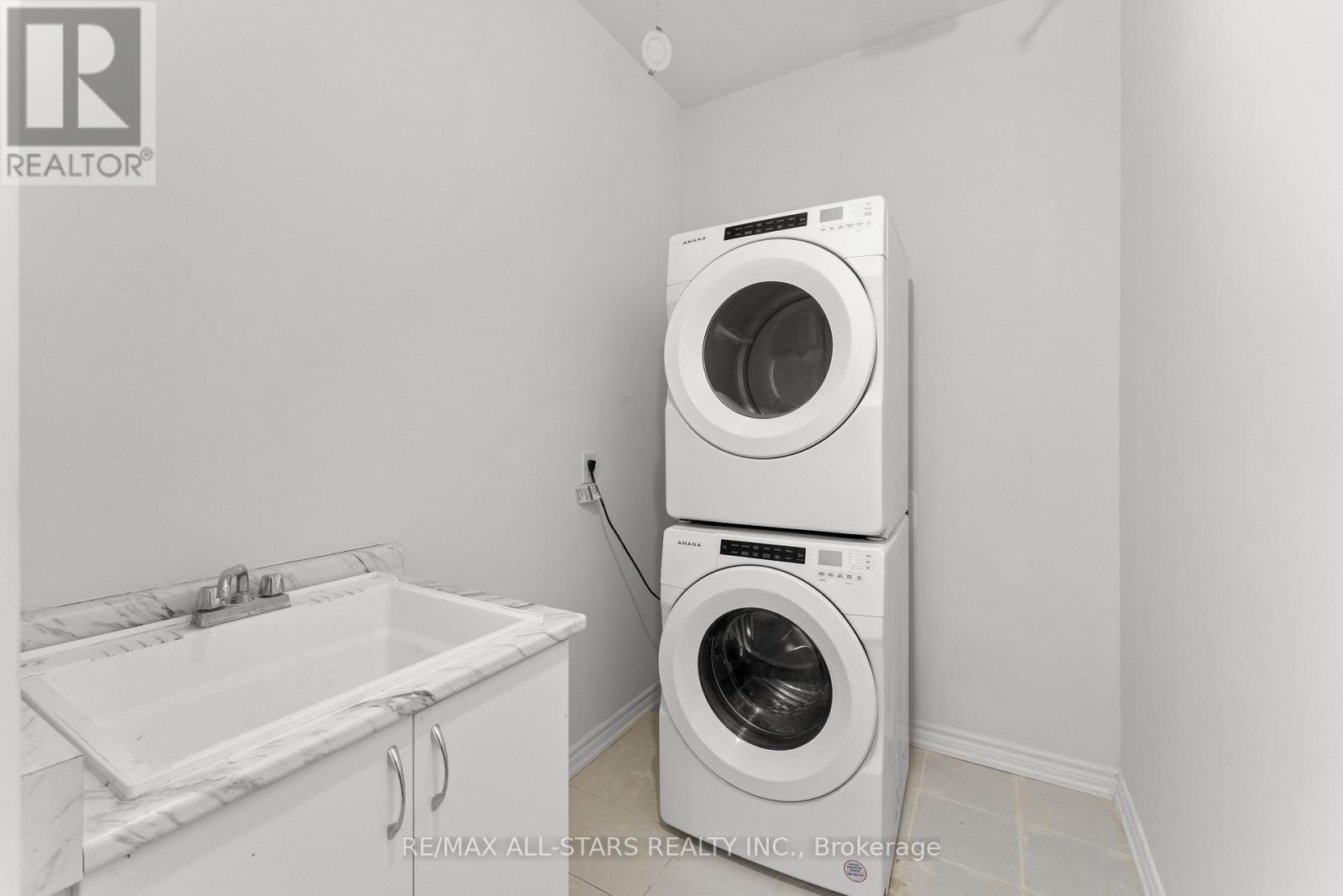 19 Hennessey Crescent, Kawartha Lakes (Lindsay), Ontario  K9V 0P2 - Photo 25 - X12723920