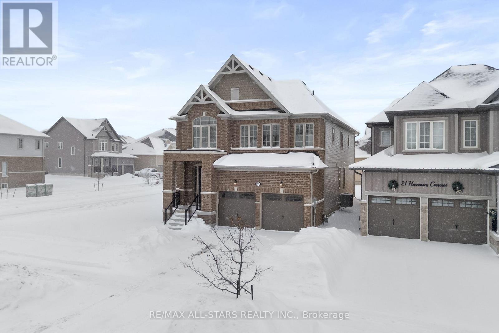 19 Hennessey Crescent, Kawartha Lakes (Lindsay), Ontario  K9V 0P2 - Photo 3 - X12723920