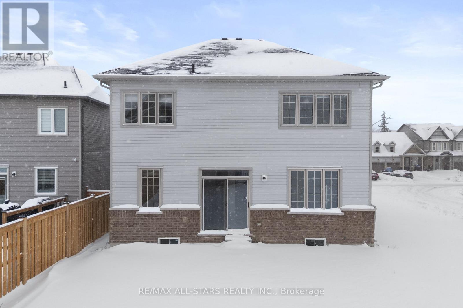 19 Hennessey Crescent, Kawartha Lakes (Lindsay), Ontario  K9V 0P2 - Photo 5 - X12723920