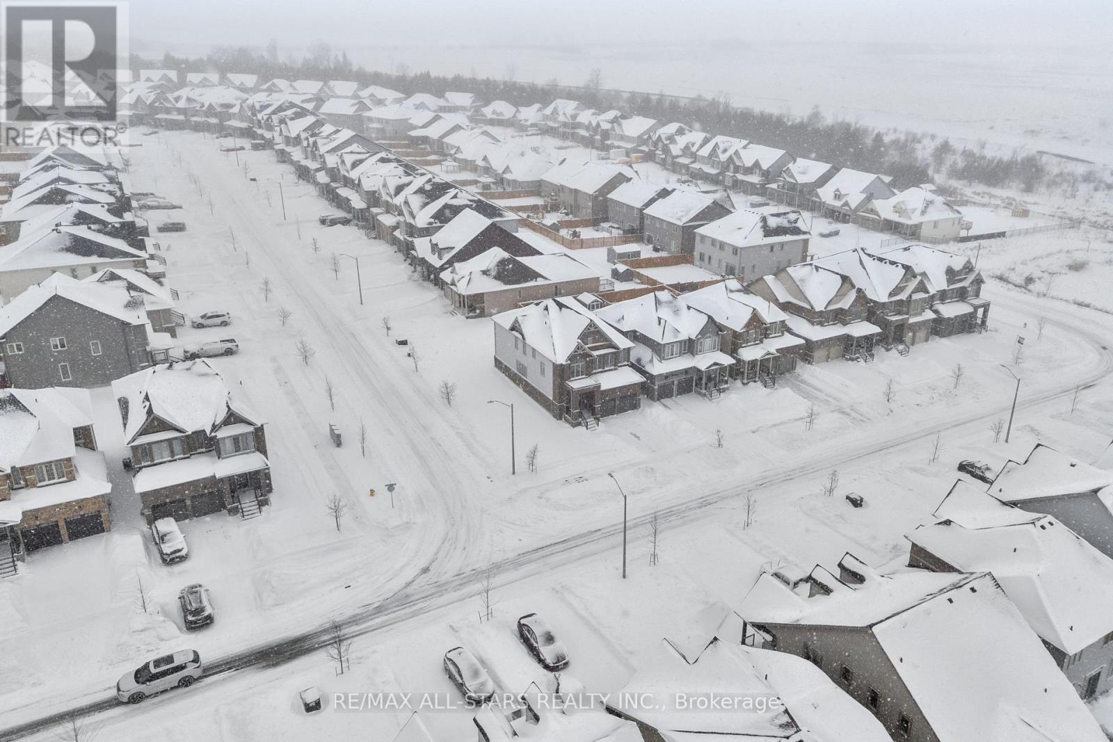 19 Hennessey Crescent, Kawartha Lakes (Lindsay), Ontario  K9V 0P2 - Photo 6 - X12723920