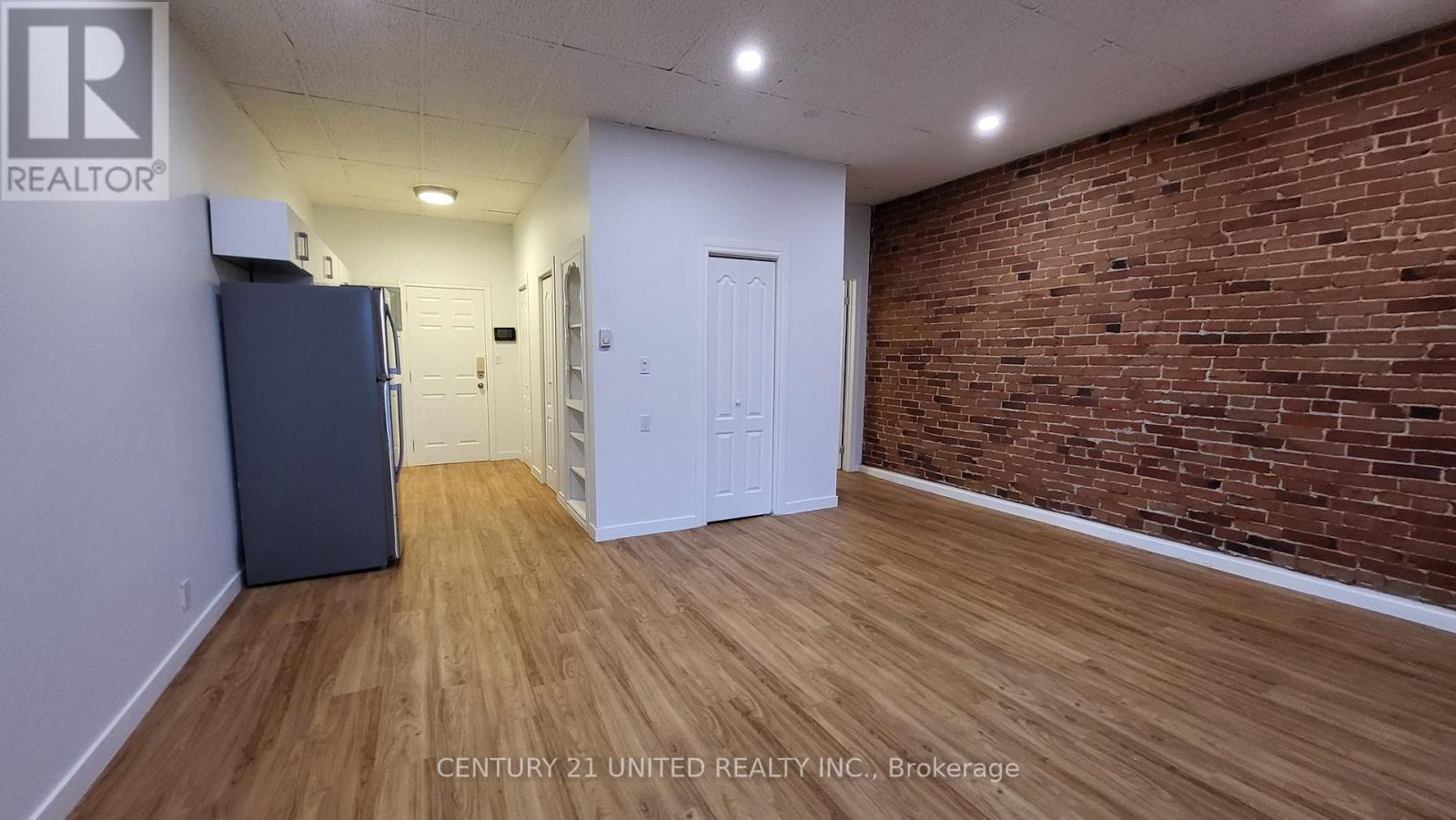 5 - 174.5 Hunter Street W, Peterborough (Town Ward 3), Ontario  K9H 2L2 - Photo 3 - X12724834