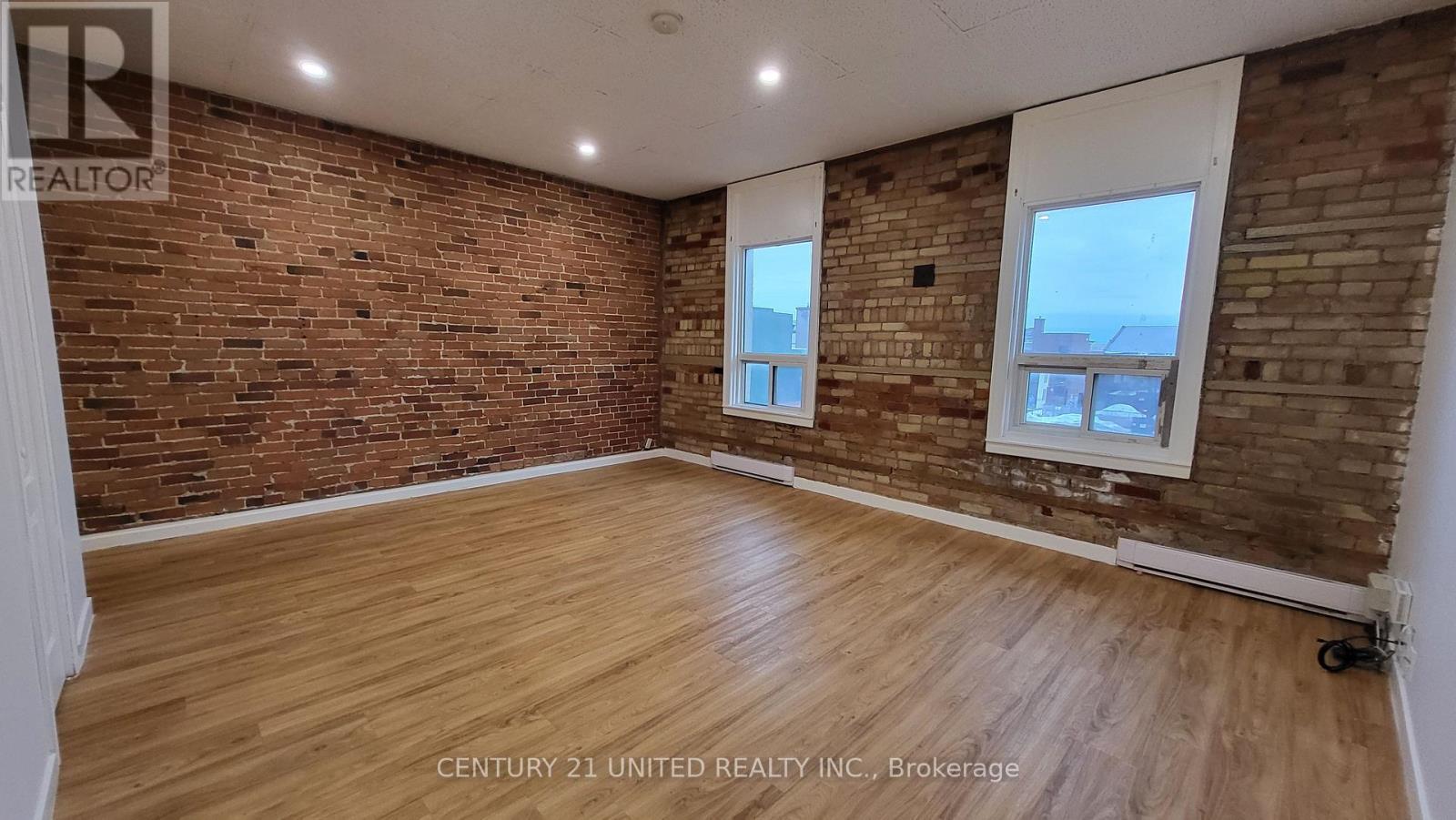 5 - 174.5 Hunter Street W, Peterborough (Town Ward 3), Ontario  K9H 2L2 - Photo 4 - X12724834