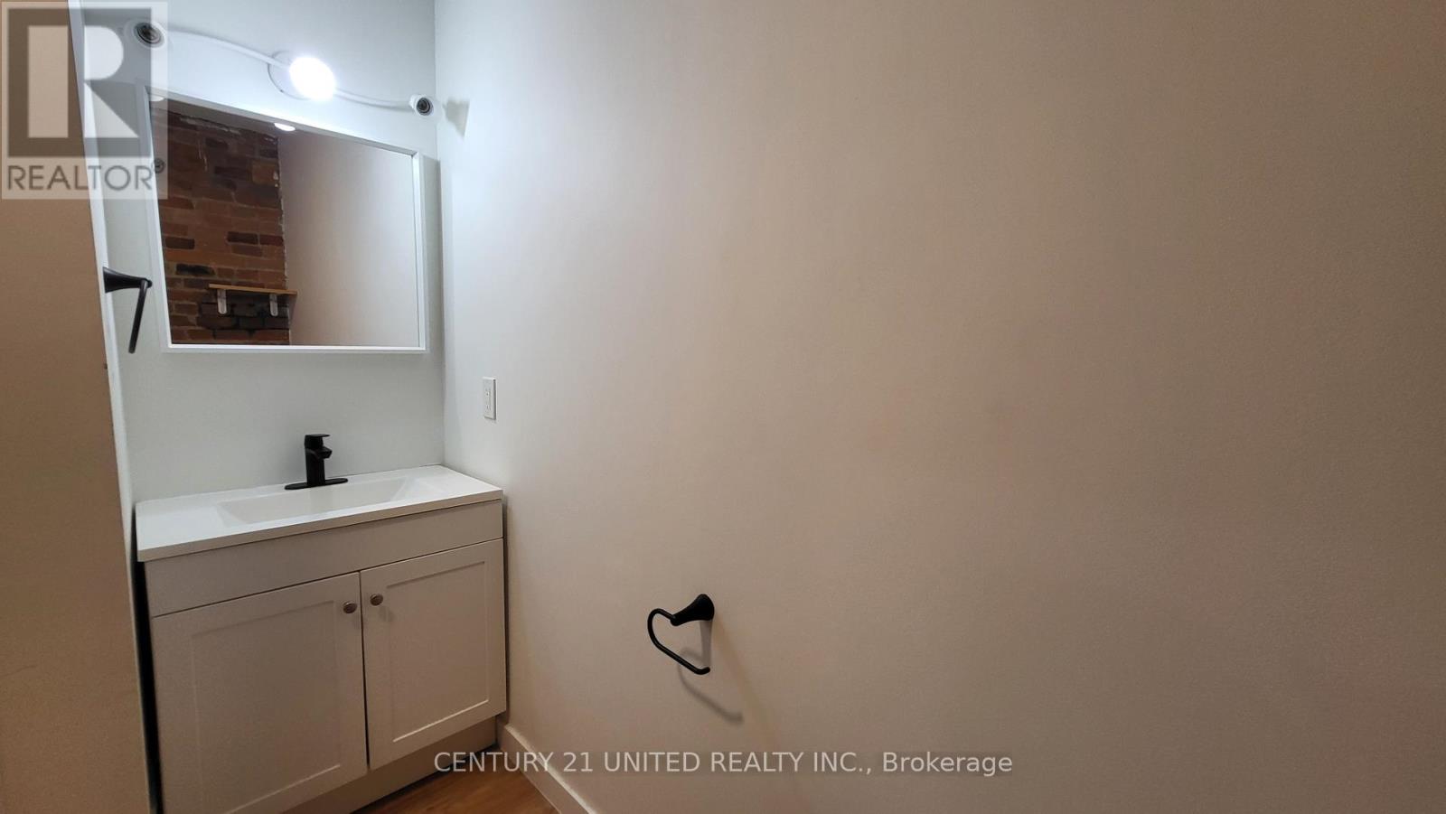 5 - 174.5 Hunter Street W, Peterborough (Town Ward 3), Ontario  K9H 2L2 - Photo 6 - X12724834