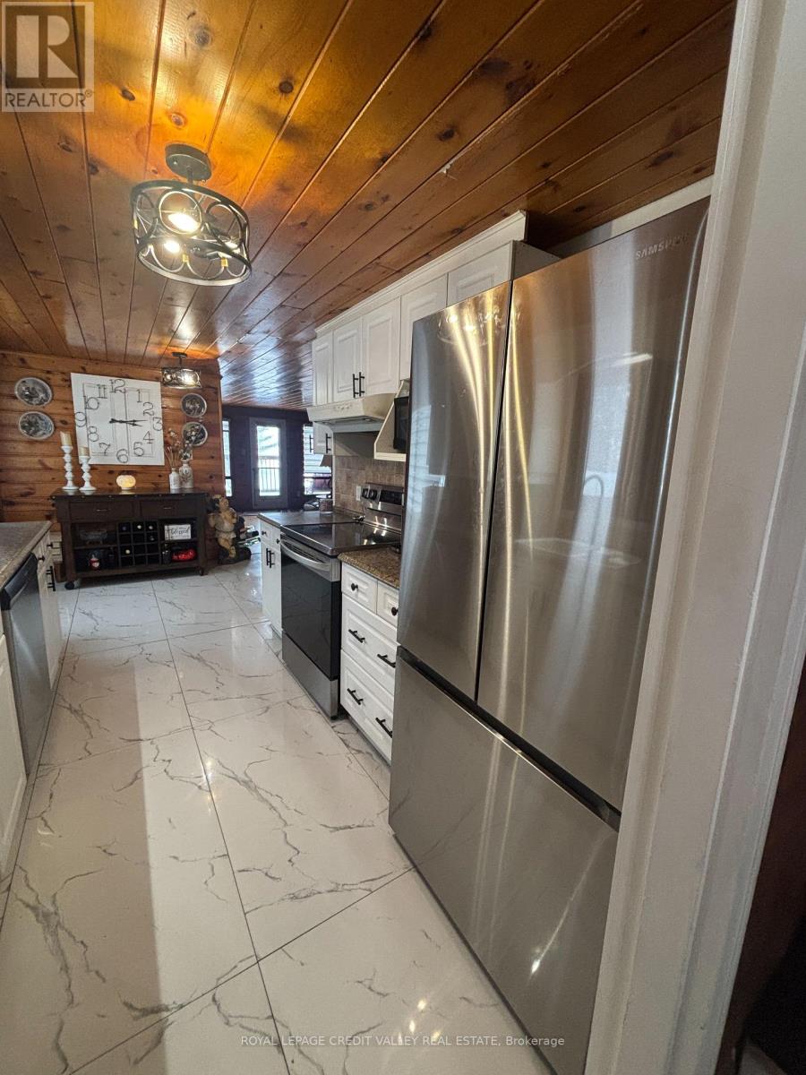 992 South Baptiste Lake Road, Hastings Highlands (Herschel Ward), Ontario  K0L 1C0 - Photo 9 - X12724702