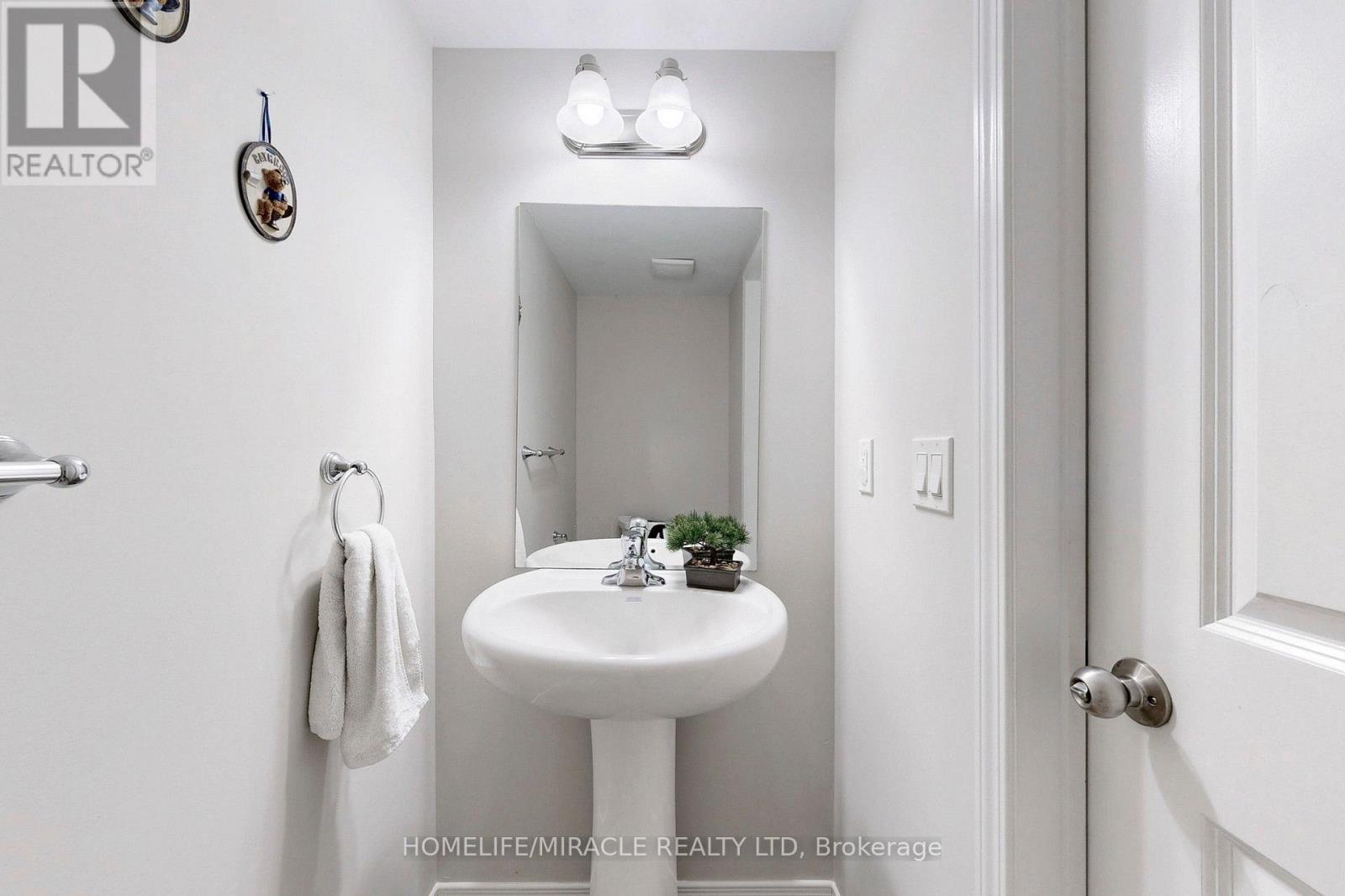 1611 Hetherington Drive, Peterborough (Northcrest Ward 5), Ontario  K9L 0G6 - Photo 33 - X12725066