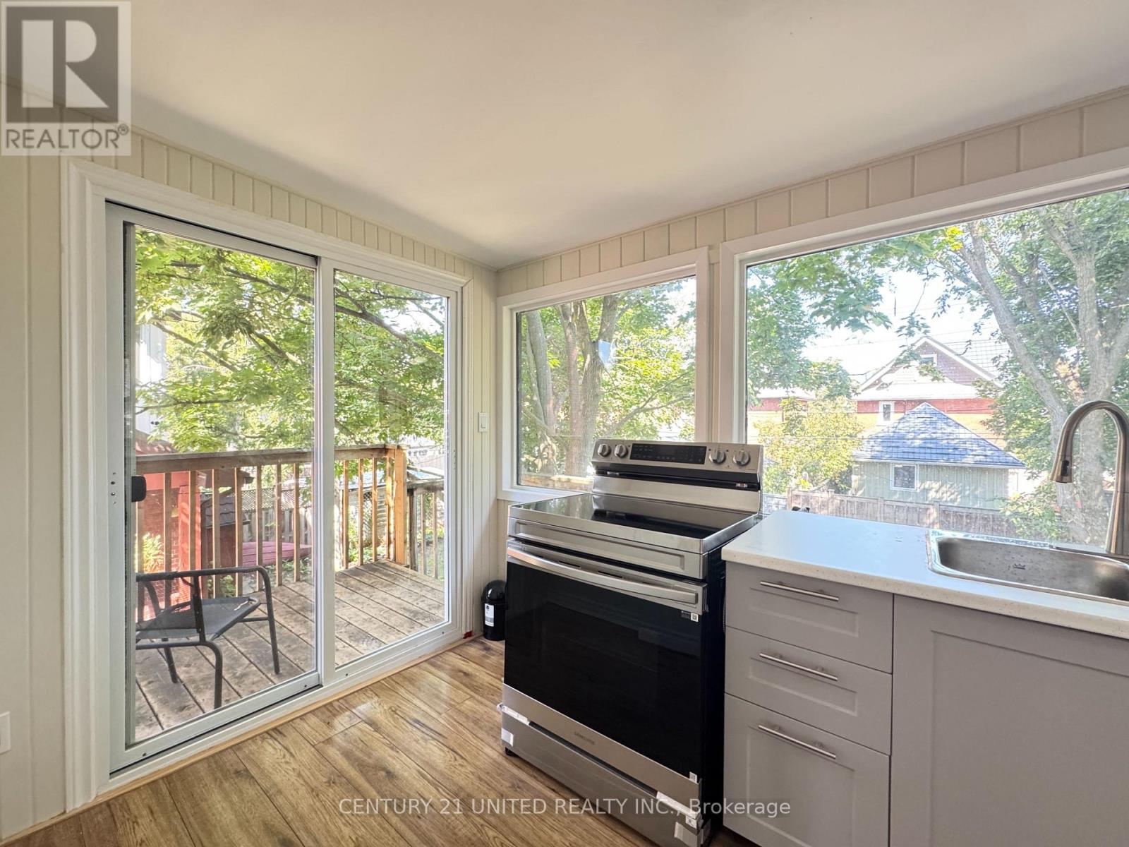 312 Elias Avenue, Peterborough (Town Ward 3), Ontario  K9J 5G9 - Photo 2 - X12725436