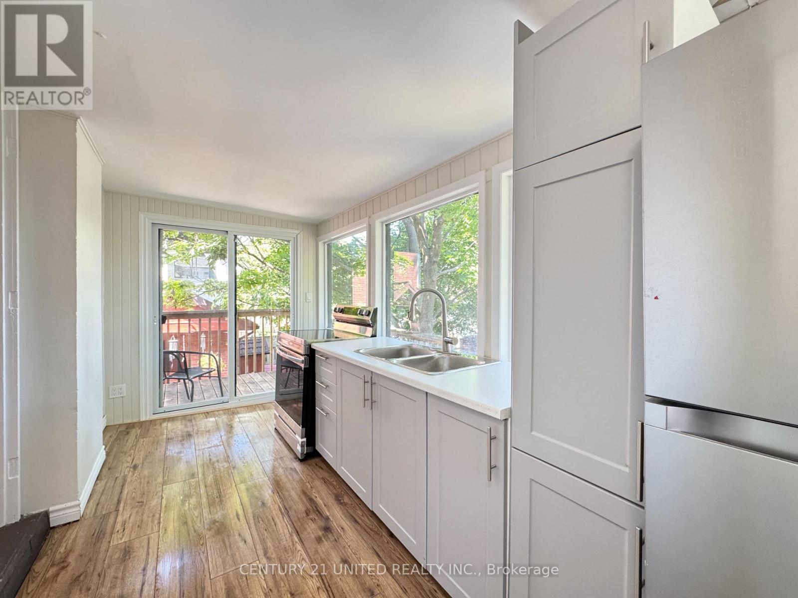 312 Elias Avenue, Peterborough (Town Ward 3), Ontario  K9J 5G9 - Photo 7 - X12725436