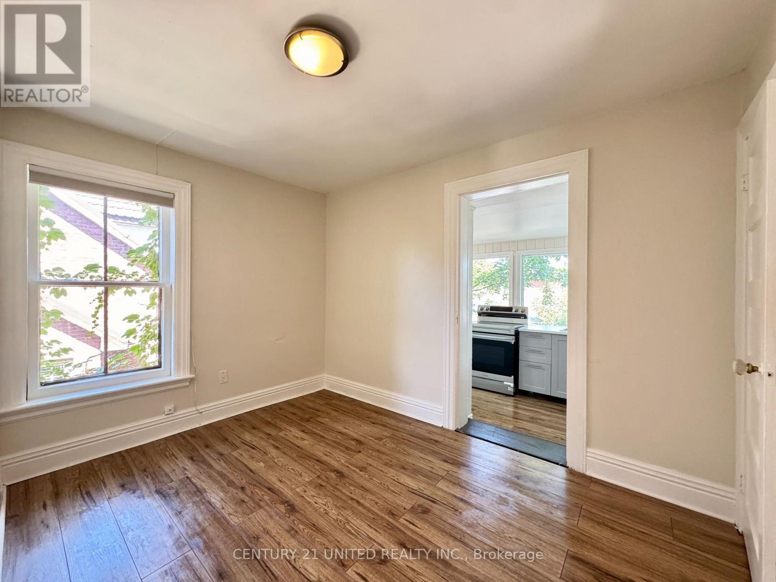 312 Elias Avenue, Peterborough (Town Ward 3), Ontario  K9J 5G9 - Photo 9 - X12725436