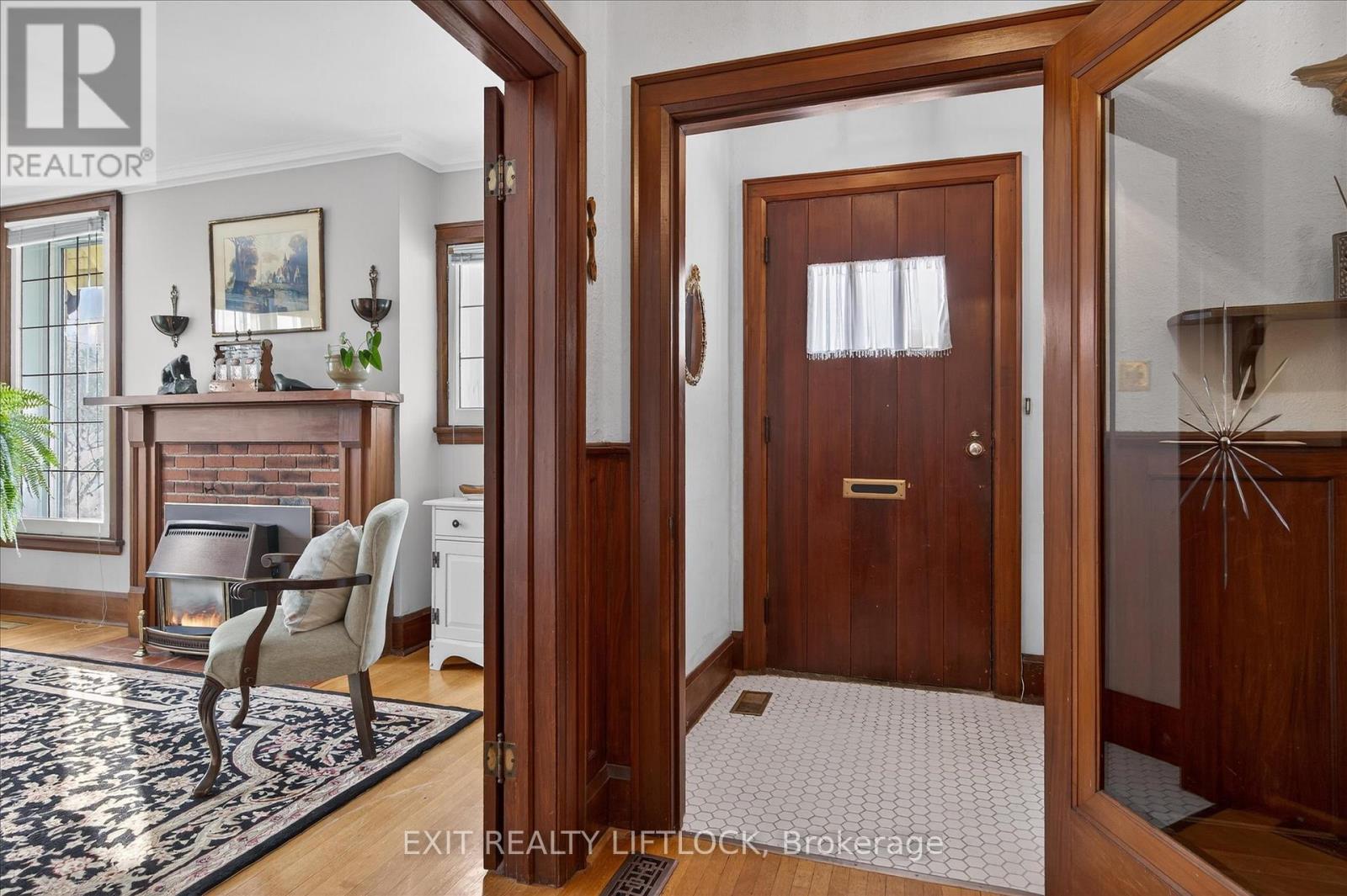 1514 Monaghan Road, Peterborough (Town Ward 3), Ontario  K9J 5N4 - Photo 5 - X12725606