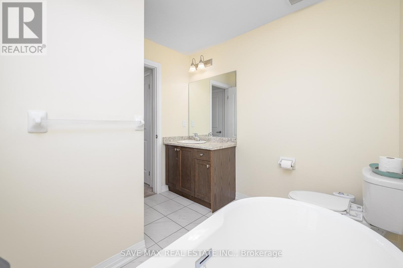 43 Carew Boulevard, Kawartha Lakes (Lindsay), Ontario  K9V 0P7 - Photo 29 - X12725982