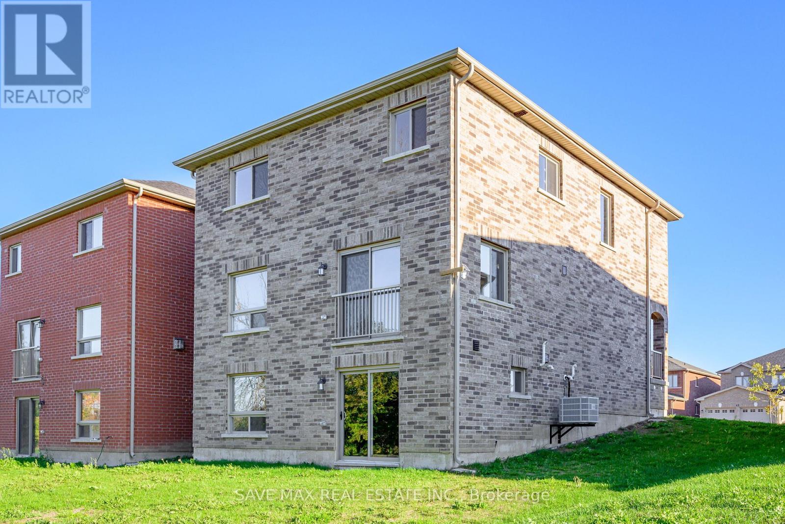 43 Carew Boulevard, Kawartha Lakes (Lindsay), Ontario  K9V 0P7 - Photo 6 - X12725982