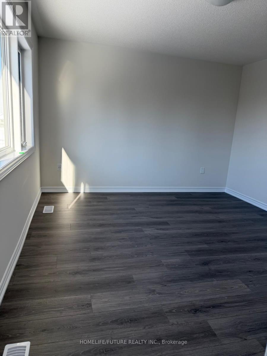 69 Watts Mews, Kawartha Lakes (Lindsay), Ontario  K9V 5V4 - Photo 12 - X12726418