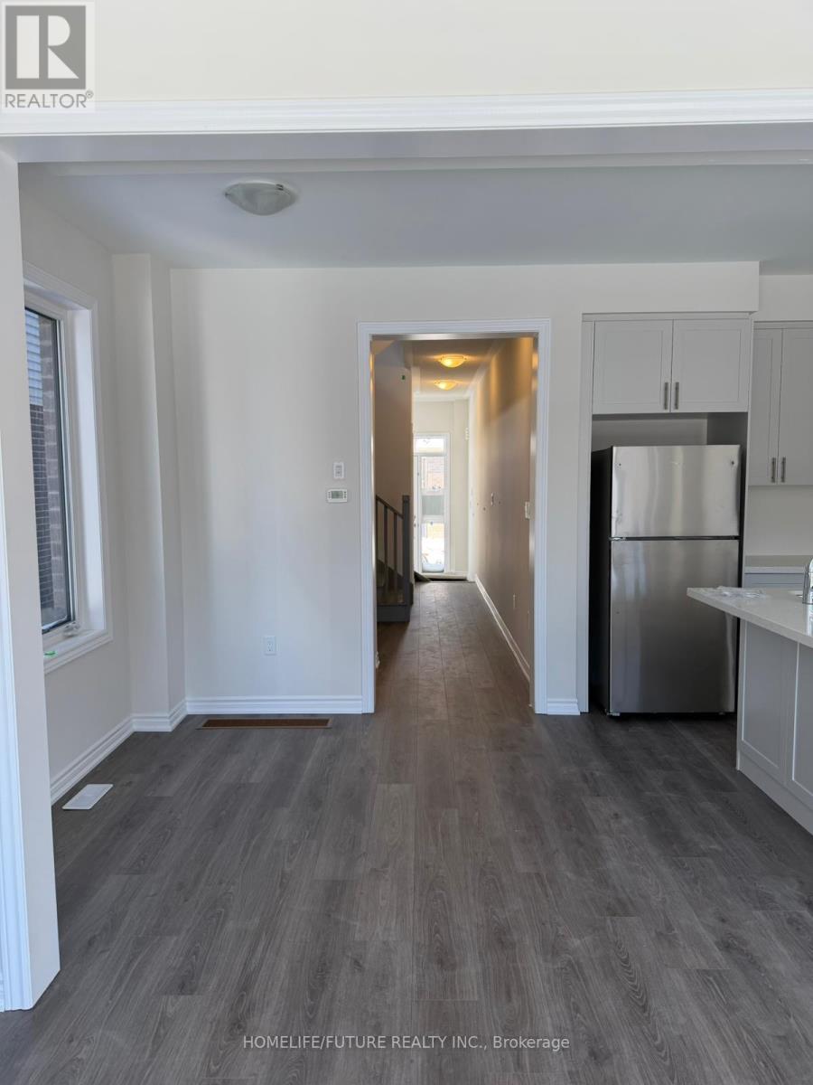 69 Watts Mews, Kawartha Lakes (Lindsay), Ontario  K9V 5V4 - Photo 17 - X12726418