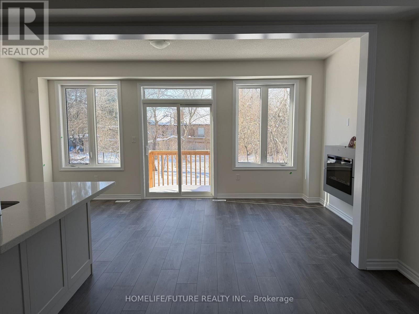 69 Watts Mews, Kawartha Lakes (Lindsay), Ontario  K9V 5V4 - Photo 4 - X12726418