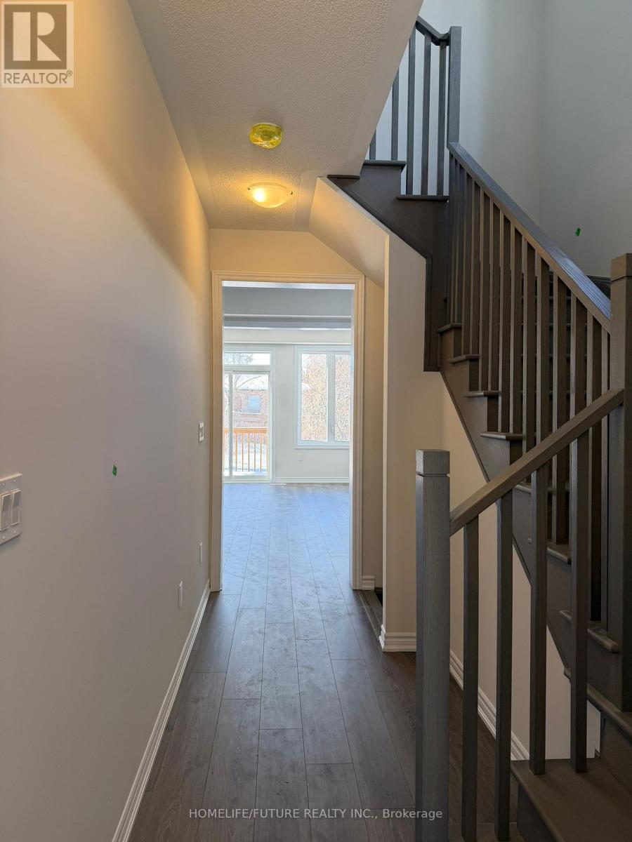 69 Watts Mews, Kawartha Lakes (Lindsay), Ontario  K9V 5V4 - Photo 7 - X12726418