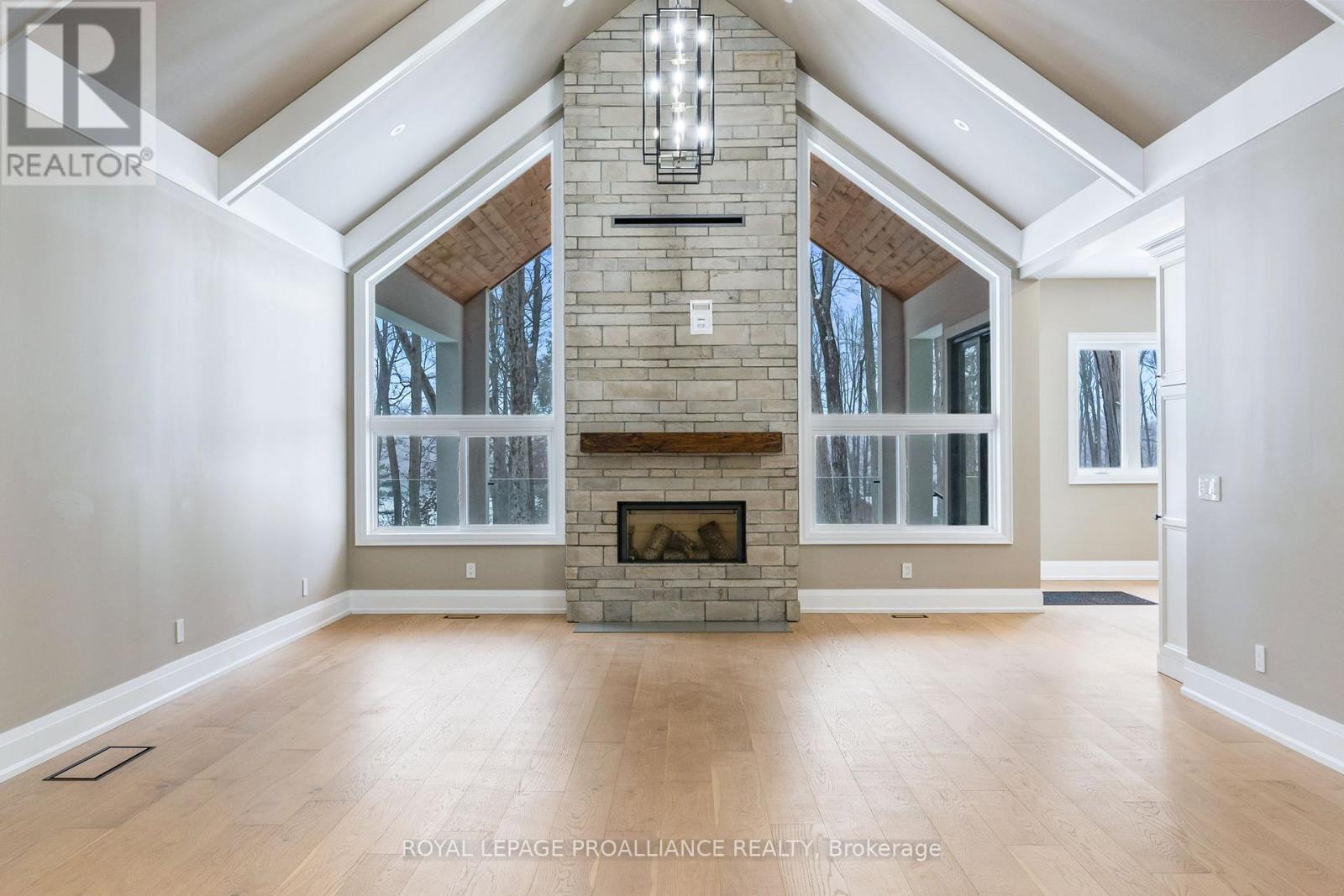 160 Sumcot Drive, Trent Lakes, Ontario  K0L 1J0 - Photo 12 - X12726574