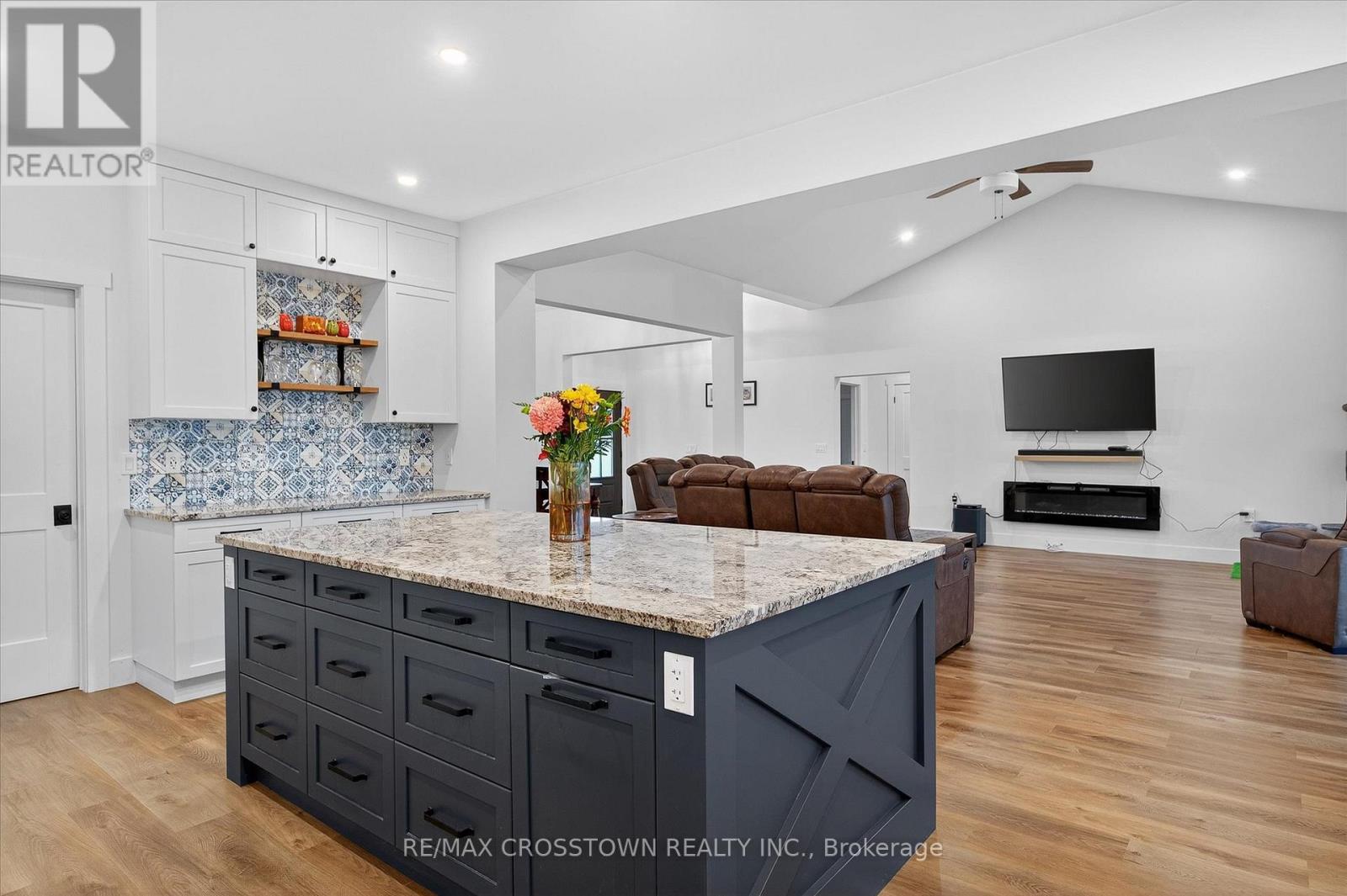 613 County Rd 8 Road, Douro-Dummer, Ontario  K0L 2B0 - Photo 14 - X12727988