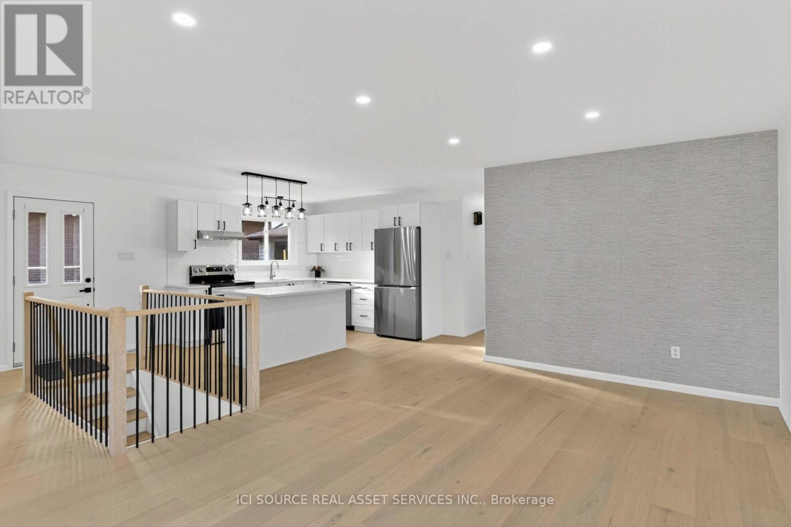 1092 Glendale Drive, Peterborough (Northcrest Ward 5), Ontario  K9H 6M4 - Photo 9 - X12728400