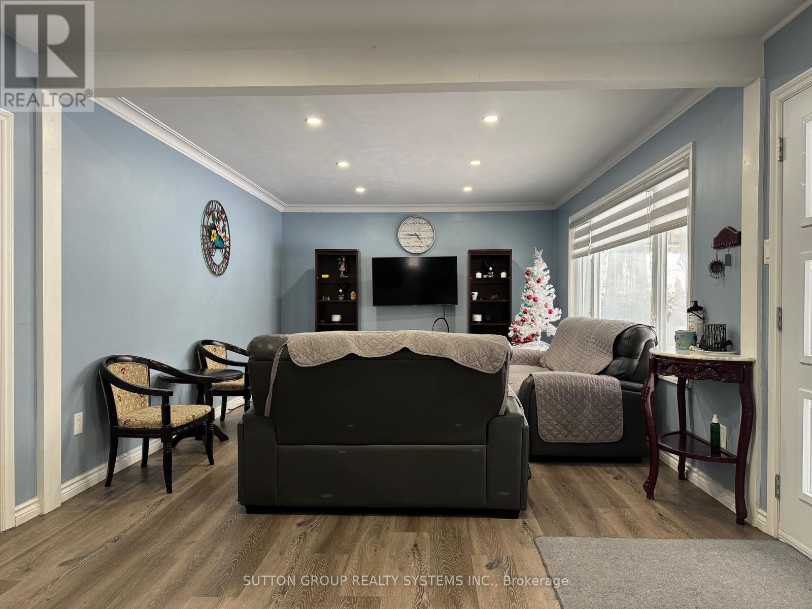 1338 Royal Drive, Peterborough (Northcrest Ward 5), Ontario  K9H 6R8 - Photo 3 - X12728598