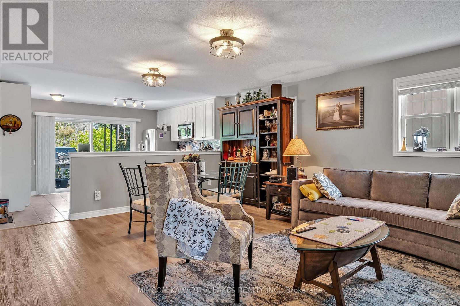 2 Peace Crescent, Peterborough (Northcrest Ward 5), Ontario  K9H 0C1 - Photo 6 - X12729272