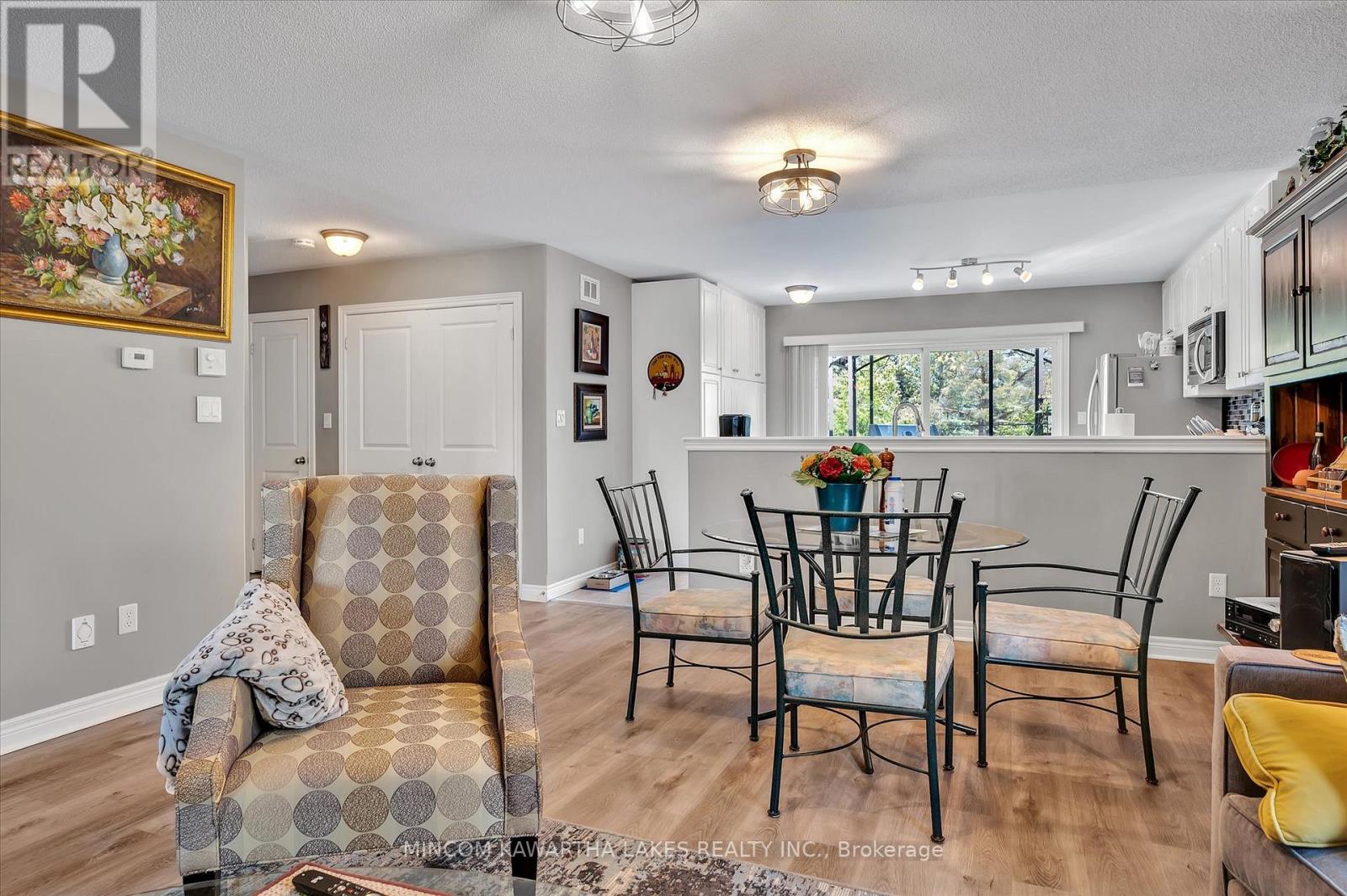 2 Peace Crescent, Peterborough (Northcrest Ward 5), Ontario  K9H 0C1 - Photo 9 - X12729272