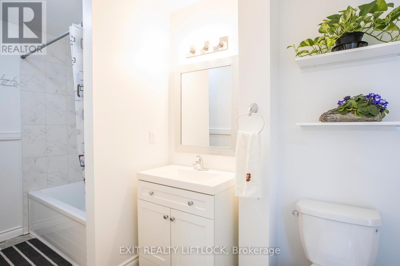 4922 Highway 7, Kawartha Lakes (Omemee), Ontario  K0L 2W0 - Photo 17 - X12729362