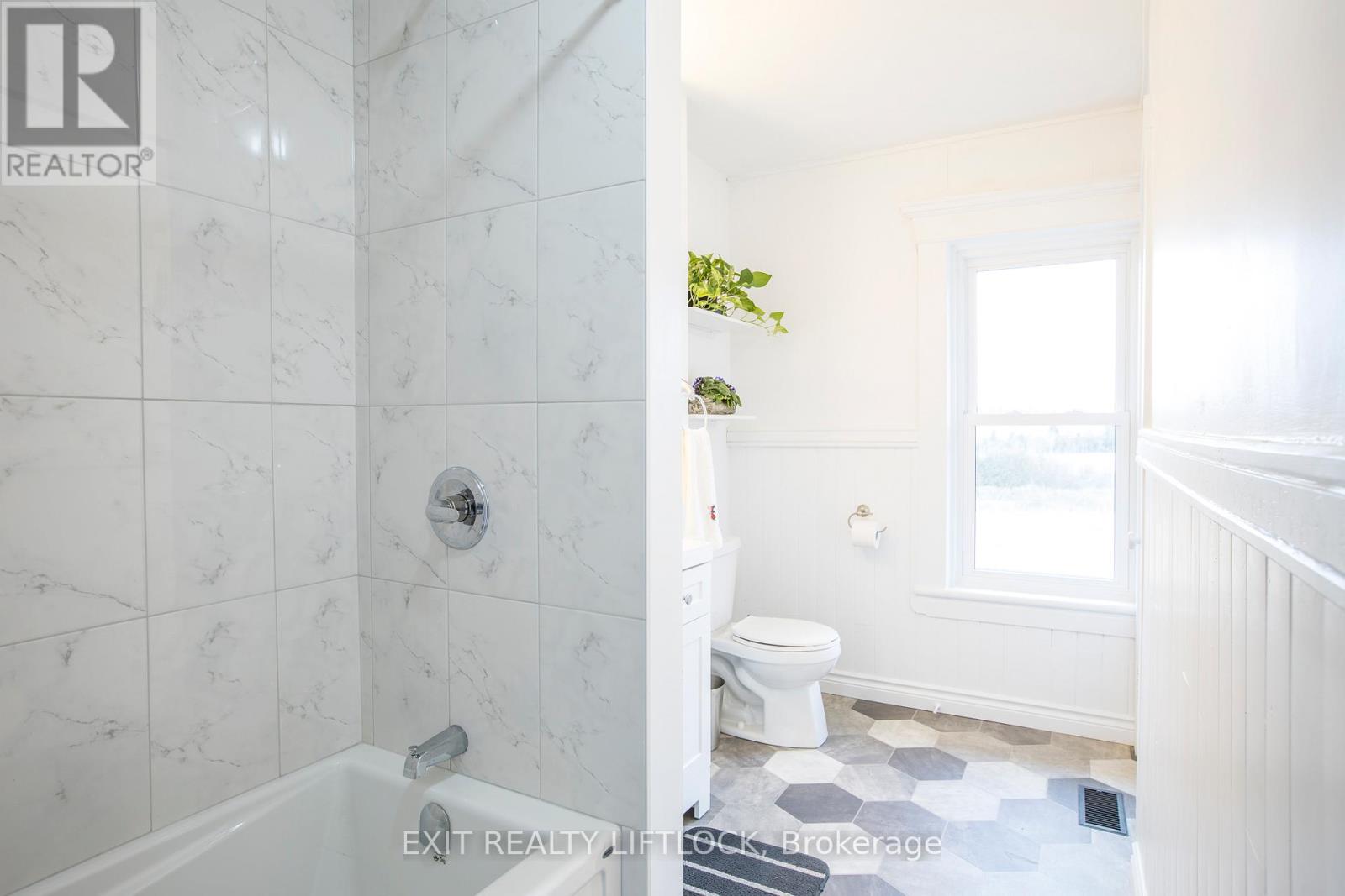 4922 Highway 7, Kawartha Lakes (Omemee), Ontario  K0L 2W0 - Photo 23 - X12729384