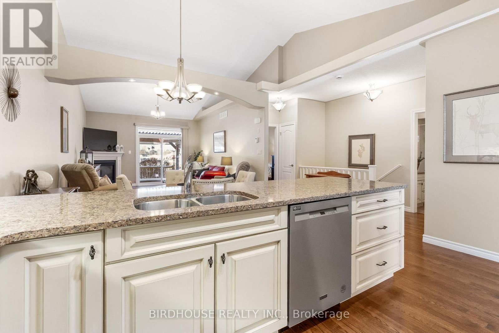 78 Chadwin Drive, Kawartha Lakes (Lindsay), Ontario  K9V 0E9 - Photo 10 - X12729632