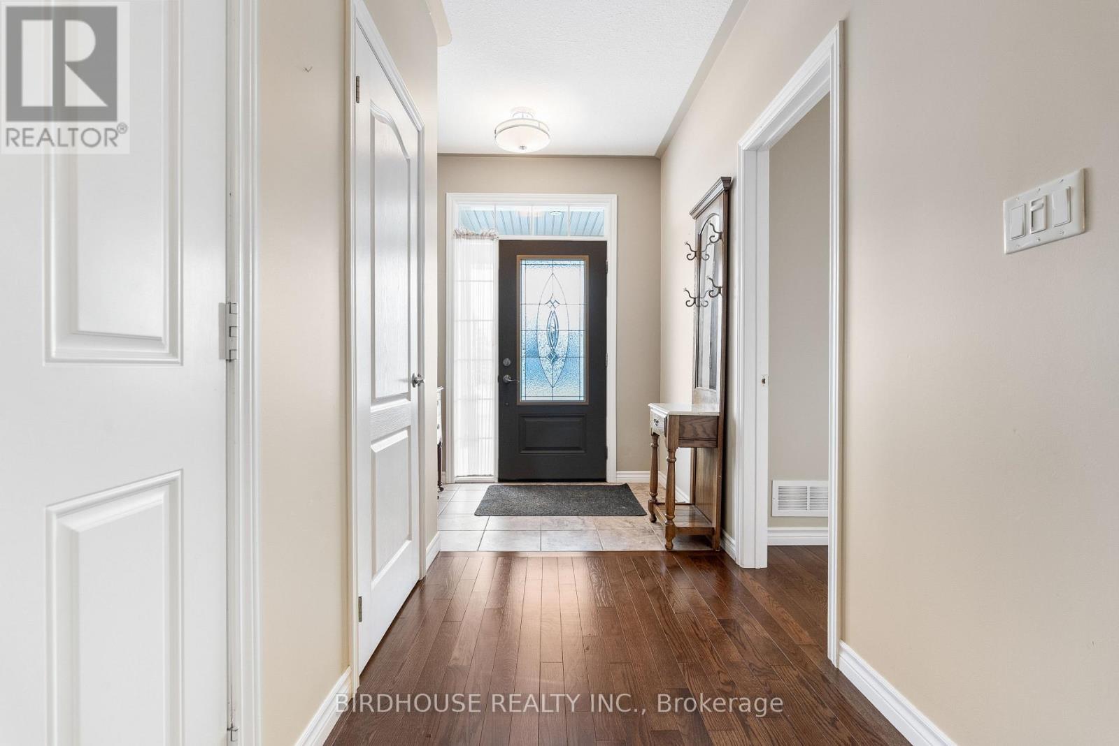 78 Chadwin Drive, Kawartha Lakes (Lindsay), Ontario  K9V 0E9 - Photo 4 - X12729632