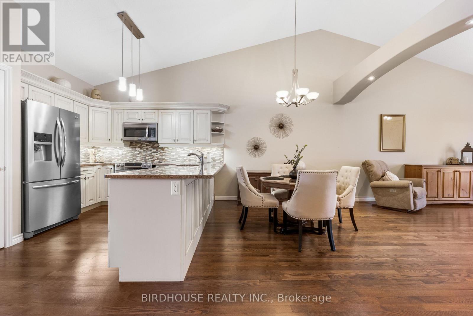 78 Chadwin Drive, Kawartha Lakes (Lindsay), Ontario  K9V 0E9 - Photo 6 - X12729632