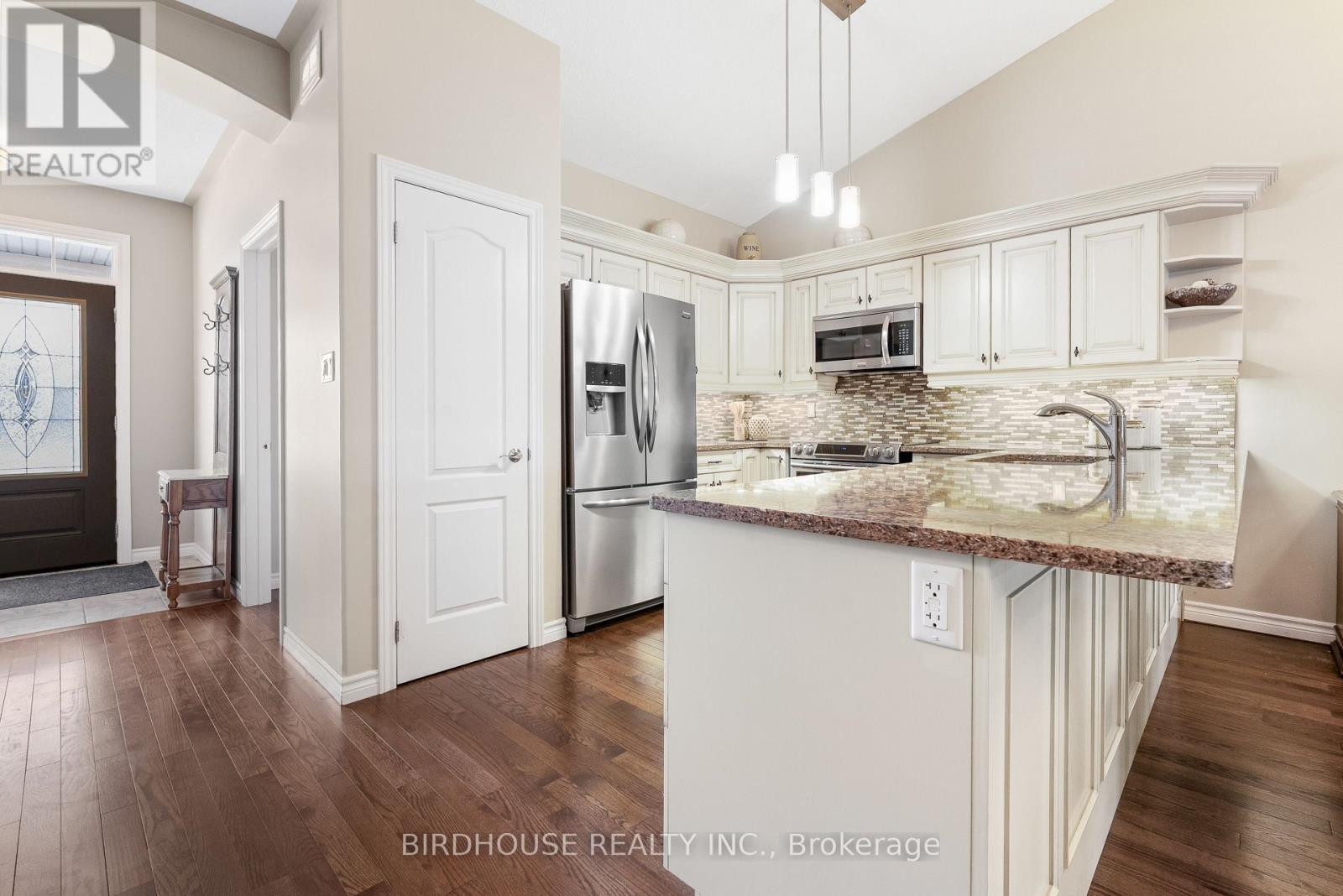 78 Chadwin Drive, Kawartha Lakes (Lindsay), Ontario  K9V 0E9 - Photo 7 - X12729632