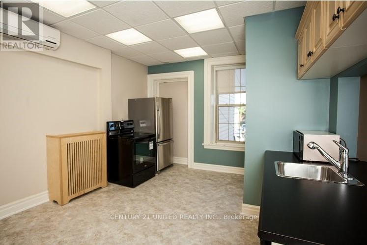 168 Brock Street, Peterborough (Town Ward 3), Ontario  K9H 2P4 - Photo 35 - X12729898