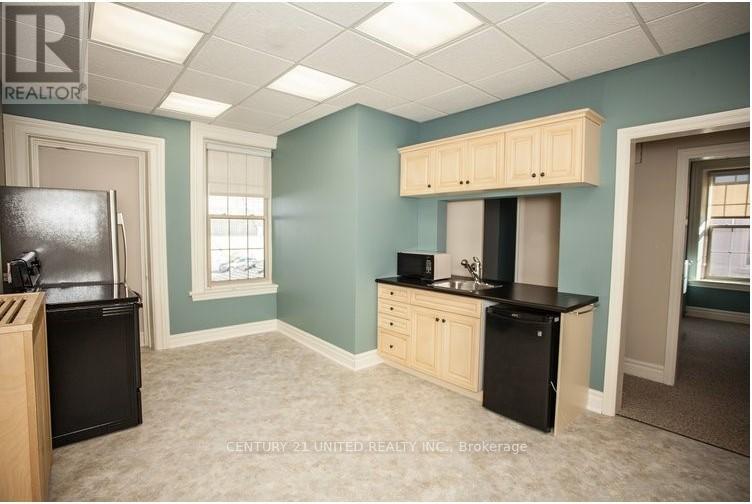 168 Brock Street, Peterborough (Town Ward 3), Ontario  K9H 2P4 - Photo 36 - X12729898