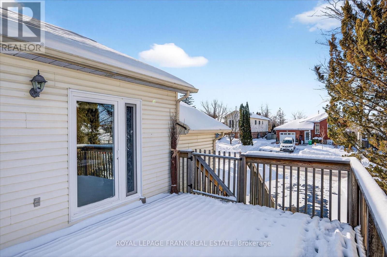 2114 Easthill Drive, Peterborough (Ashburnham Ward 4), Ontario  K9L 1Y8 - Photo 11 - X12729904